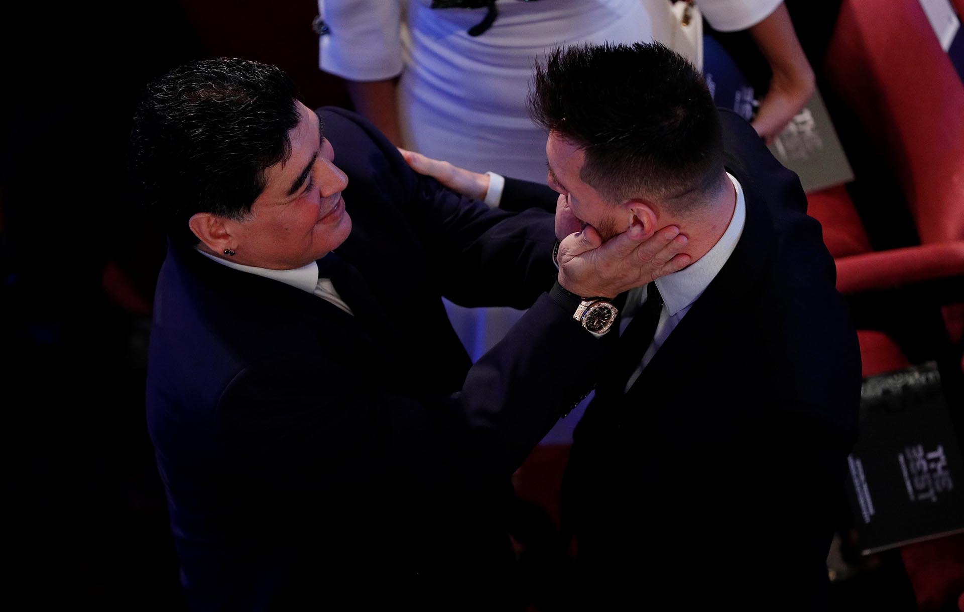 Soccer Football - The Best FIFA Football Awards - London Palladium, London, Britain - October 23, 2017   Barcelona’s Lionel Messi speaks with former Argentina player Diego Maradona before the start of the awards   Action Images via Reuters/John Sibley