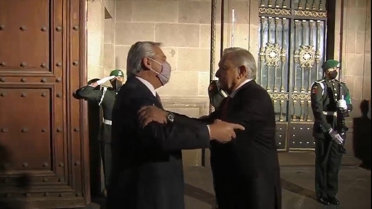 El presidente de Argentina Alberto Fernández y el presidente de México Andrés Manuel López Obrador. Palacio Nacional, Ciudad de México, 23 de febrero de 2021.