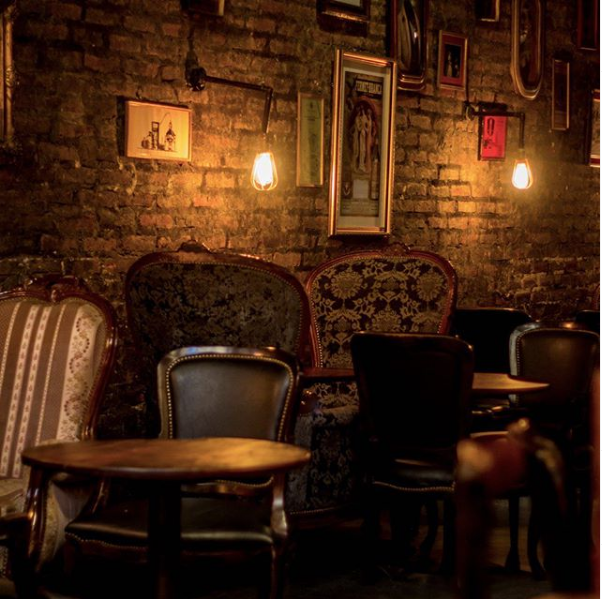 El interior del coqueto hidden bar Victoria Brown que abrió sus puertas en el salón
