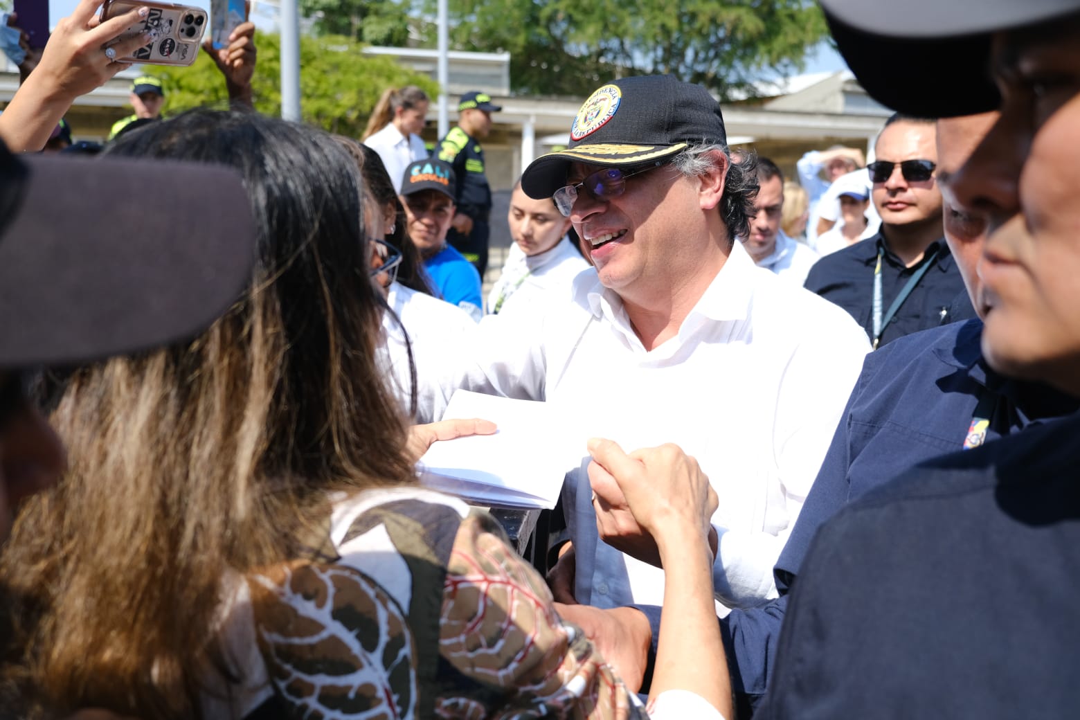 Presidente Gustavo Petro con jóvenes en Cali, Valle del Cauca