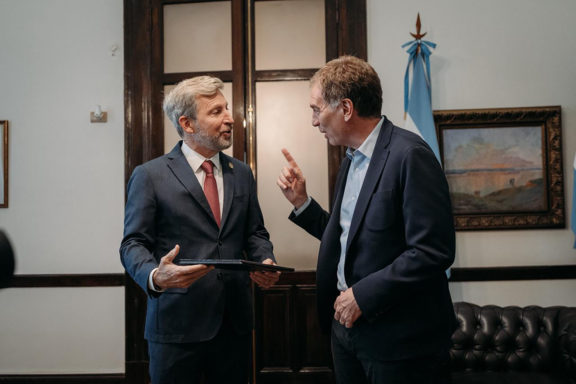 Paso a paso, cómo pedir el subsidio a la luz y al gas en la nueva página web del Gobierno