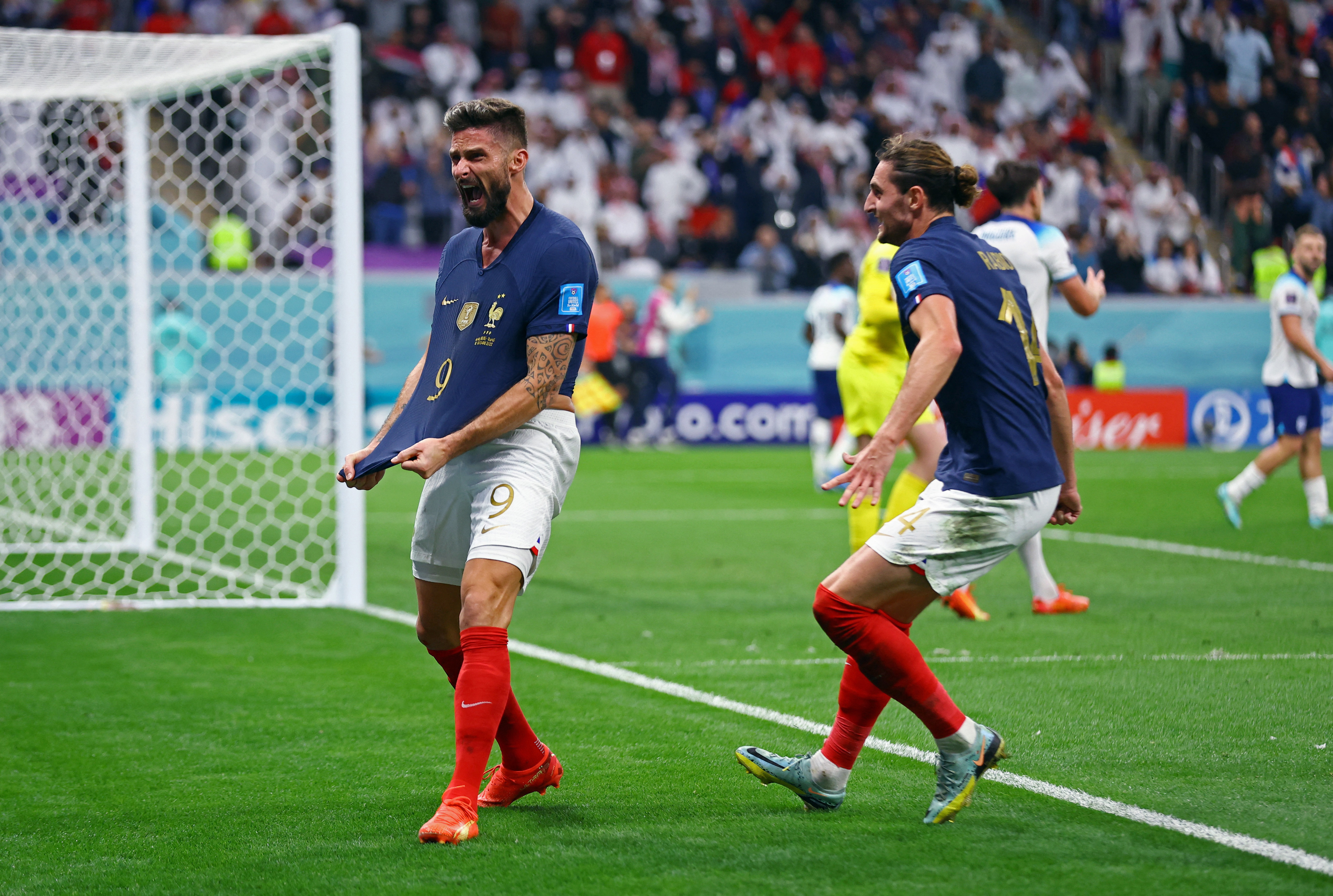 Olivier Giroud celebra el segundo gol de Francia ante Inglaterra (REUTERS/Matthew Childs)