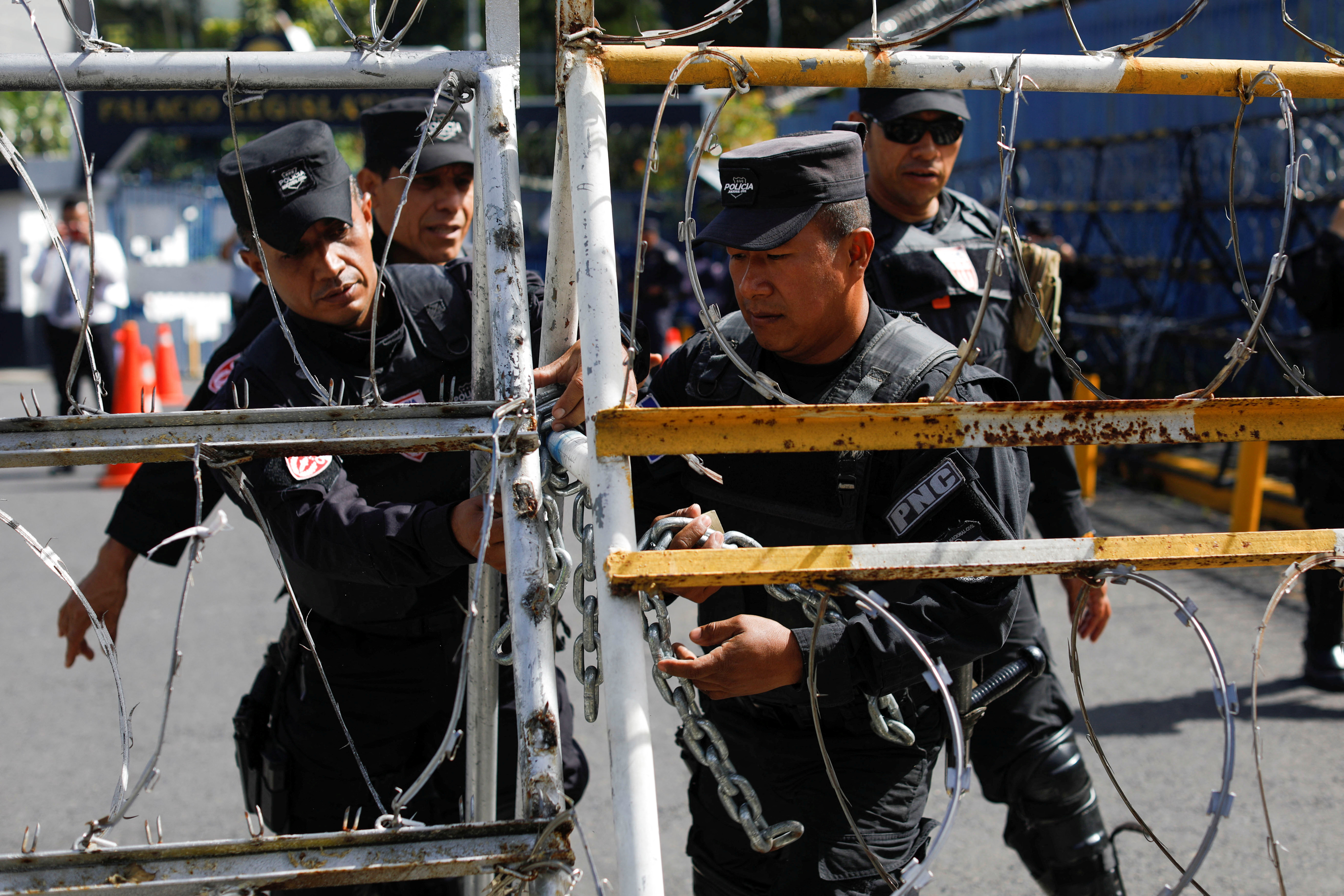 El Salvador pide extender el régimen de emergencia para combatir a las pandillas
