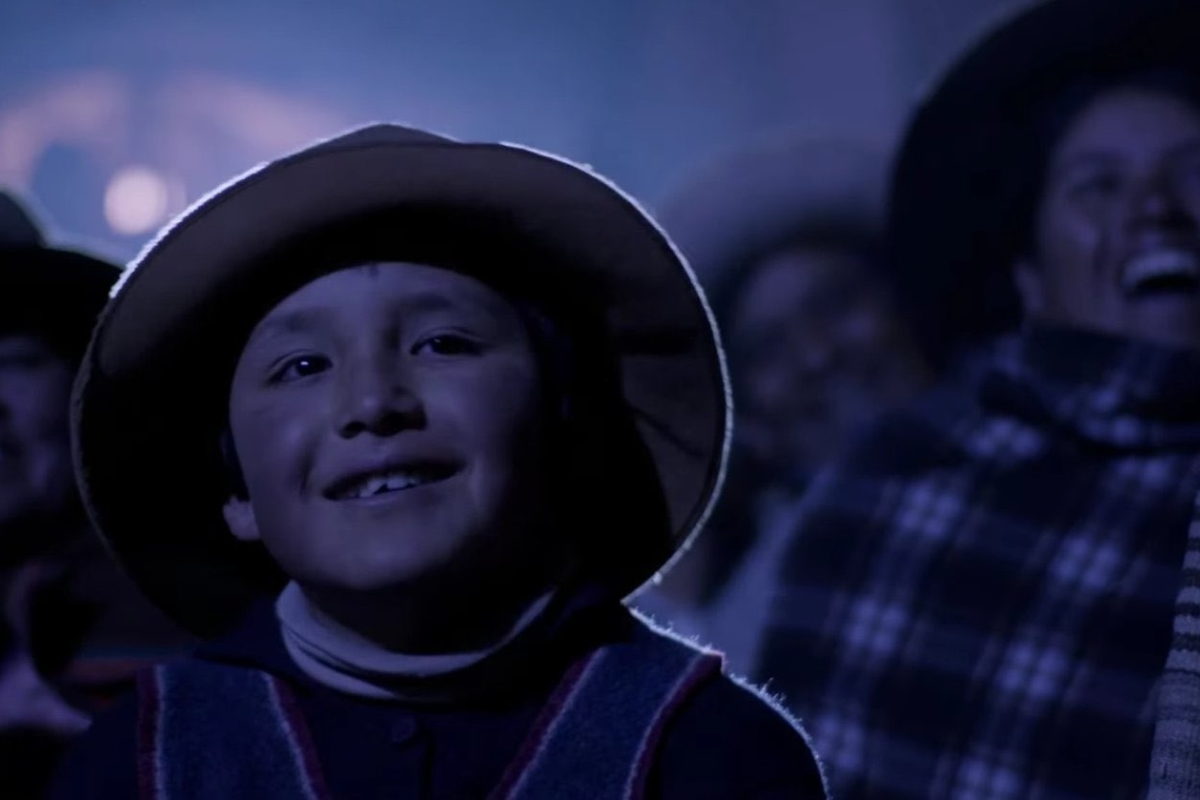 Scene from 'Wall Wall' tape entirely in Quechua by César Galindo.