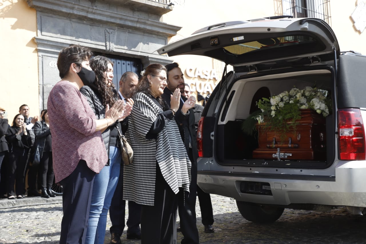 Familiares de Miguel Barbosa acudieron al triple homenaje. (Gobierno de Puebla)