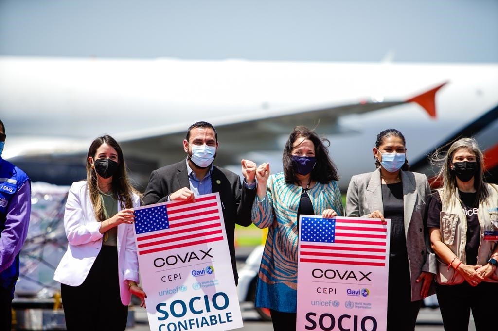 Estados Unidos ha entregado este jueves a El Salvador 1,5 millones de vacunas contra el coronavirus de Moderna (Foto: Europa Press)