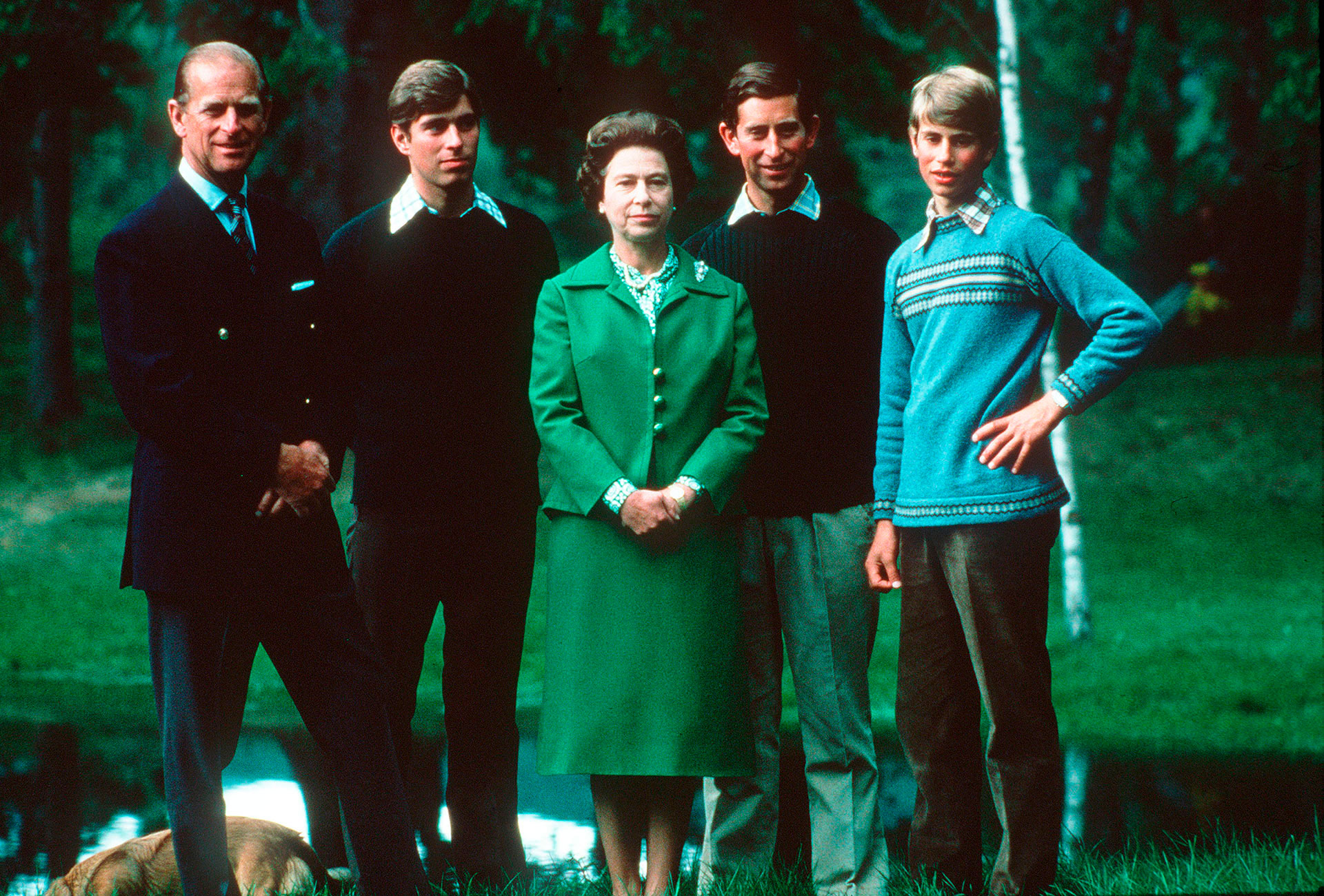 El Duque de Edimburgo, el Duque de York, la Reina Isabel II, el Príncipe Carlos y el príncipe Eduardo, Conde de Wessex (Anwar Hussein/WireImage)