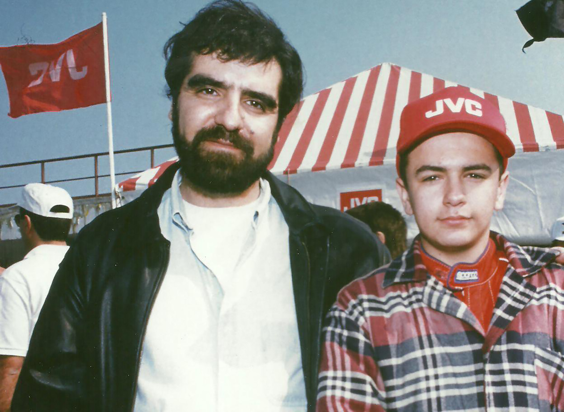 Eduardo Ramírez con un adolescente Esteban Tuero (Eduardo Ramírez).