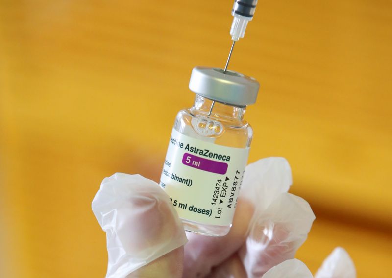 Vacuna de AstraZeneca contra el coronavirus. REUTERS/Yves Herman/Foto de archivo