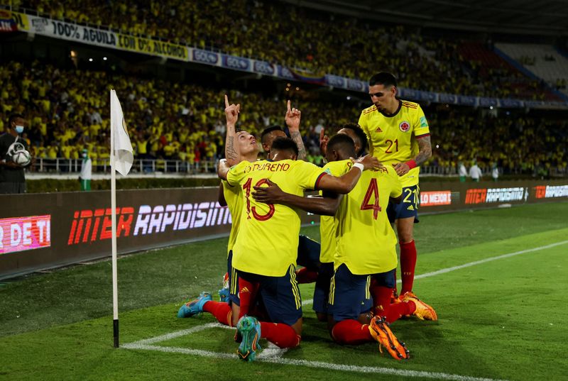 Colombia sigue en carrera para decir presente en la próxima Copa del Mundo (REUTERS/Luisa González)
