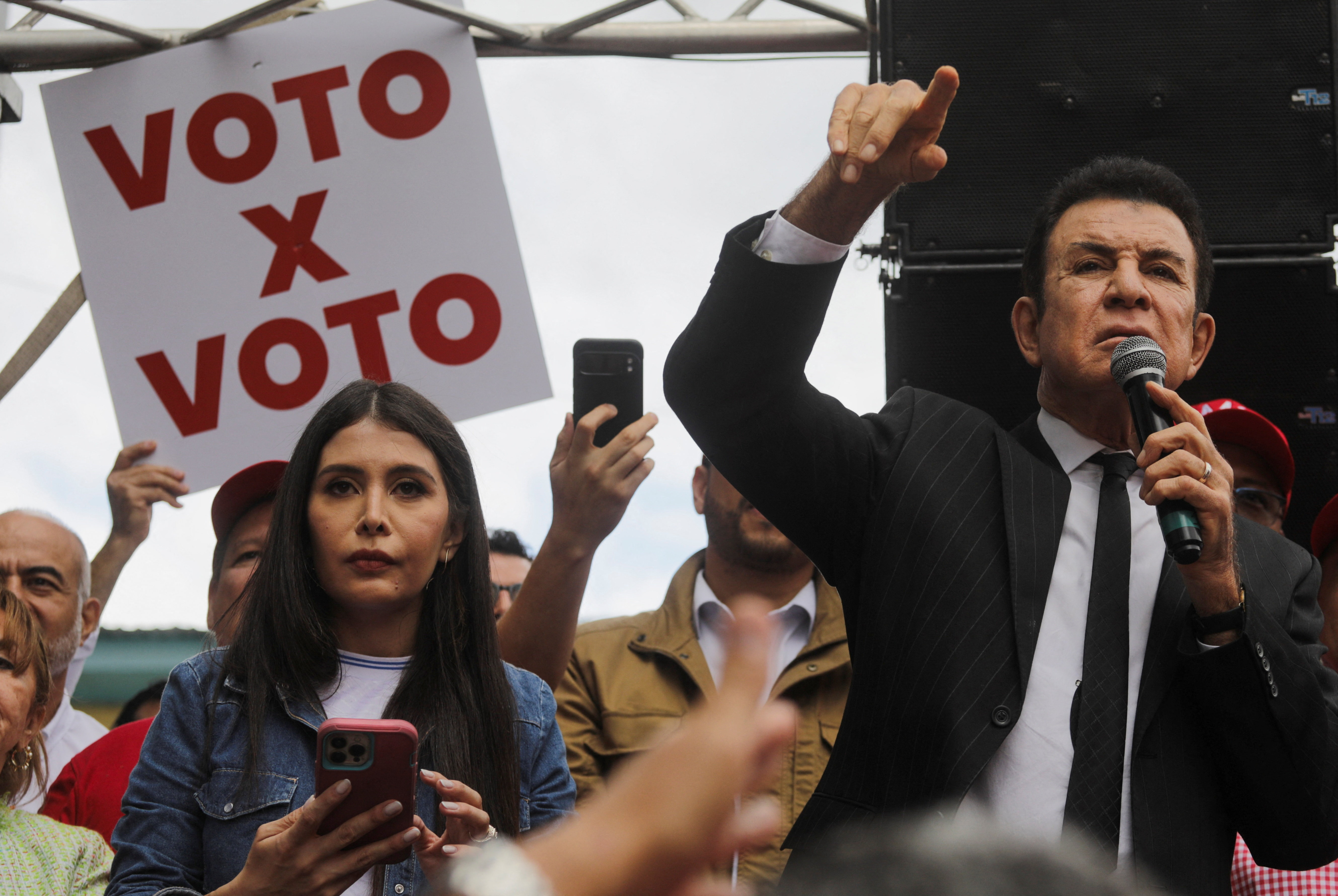 Lo que dejó el diluvio en el AMBA: cortes de luz y más de 30 rescates en la Panamericana  