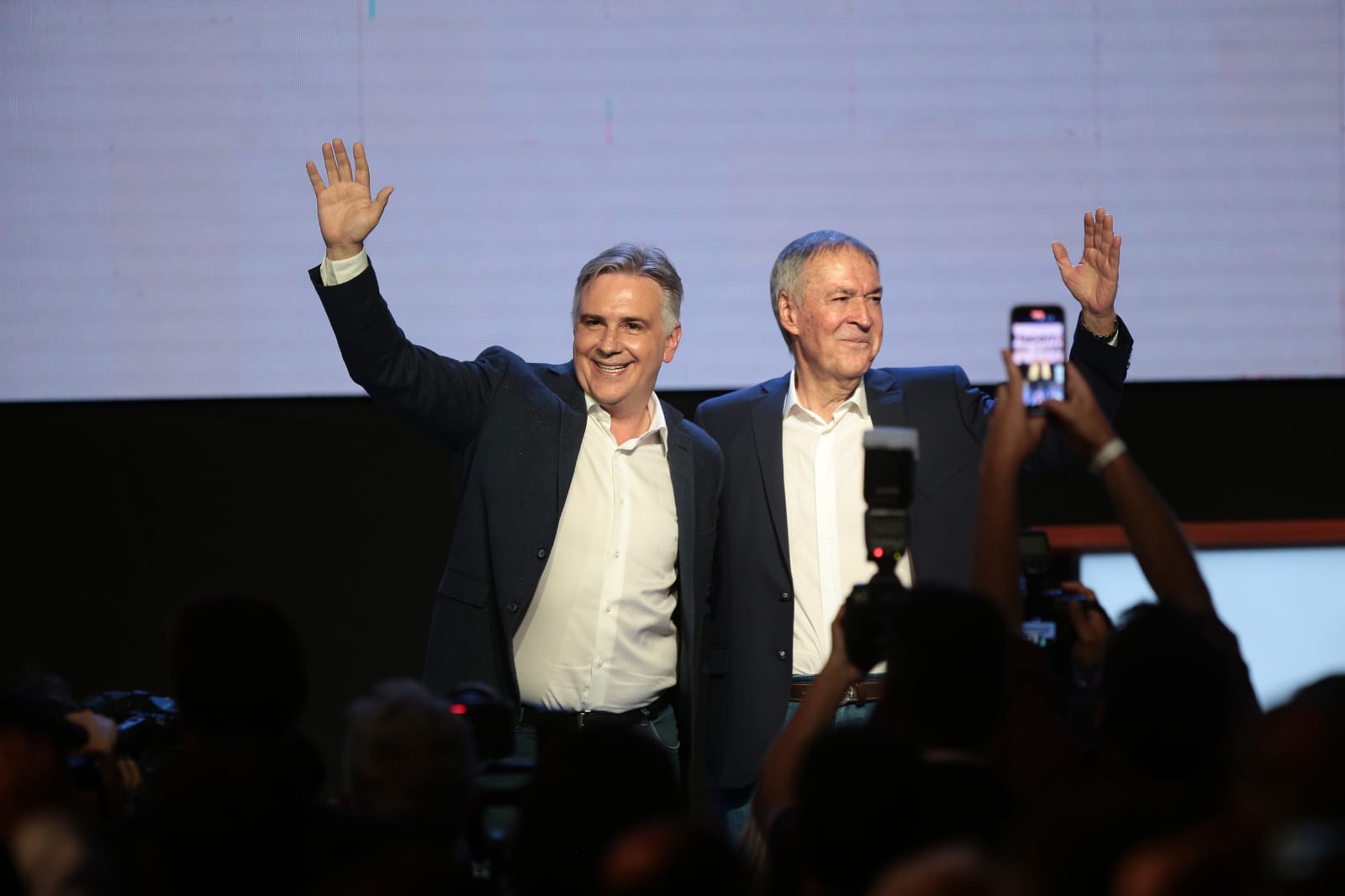 Llaryora y Schiaretti desafían a Milei y hacen confluir dos proyectos para consolidar un bloque opositor