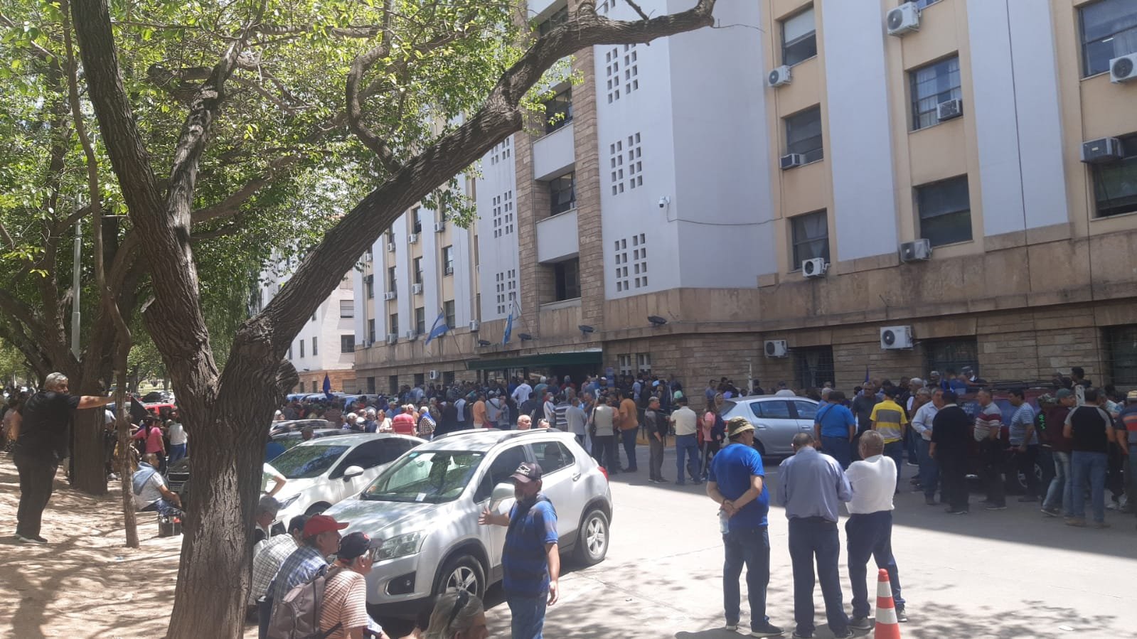 La protesta frente a la Casa de gobierno 