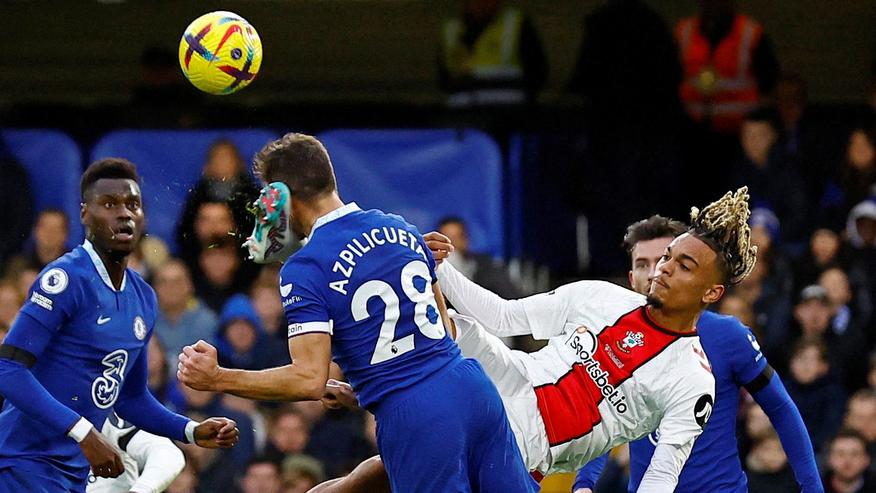 Soccer Football - Premier League - Chelsea v Southampton - Stamford Bridge, London, Britain - February 18, 2023 Chelsea's Cesar Azpilicueta sustains an injury after a challenge from Southampton's Sekou Mara Action Images via Reuters/Andrew Boyers EDITORIAL USE ONLY. No use with unauthorized audio, video, data, fixture lists, club/league logos or 'live' services. Online in-match use limited to 75 images, no video emulation. No use in betting, games or single club /league/player publications.  Please contact your account representative for further details.     TPX IMAGES OF THE DAY