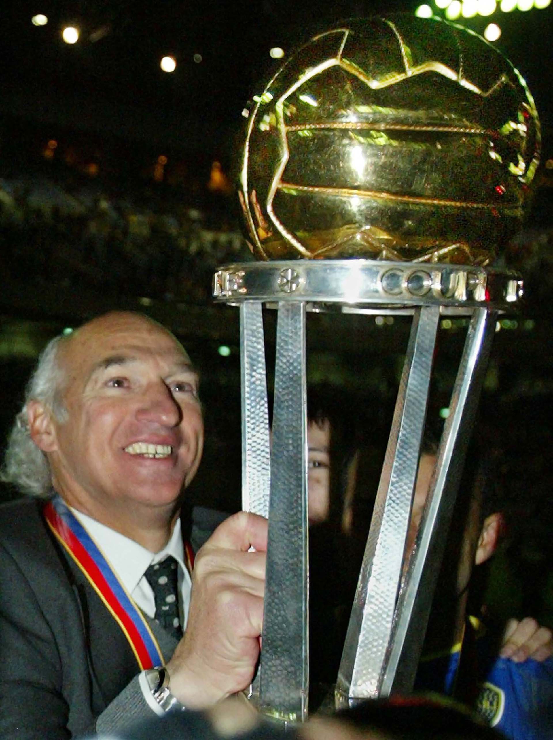 Las claves tácticas de Bianchi, las burlas a Figo y el día después: la  reconstrucción del Boca-Real Madrid por la Intercontinental 2000 - Infobae