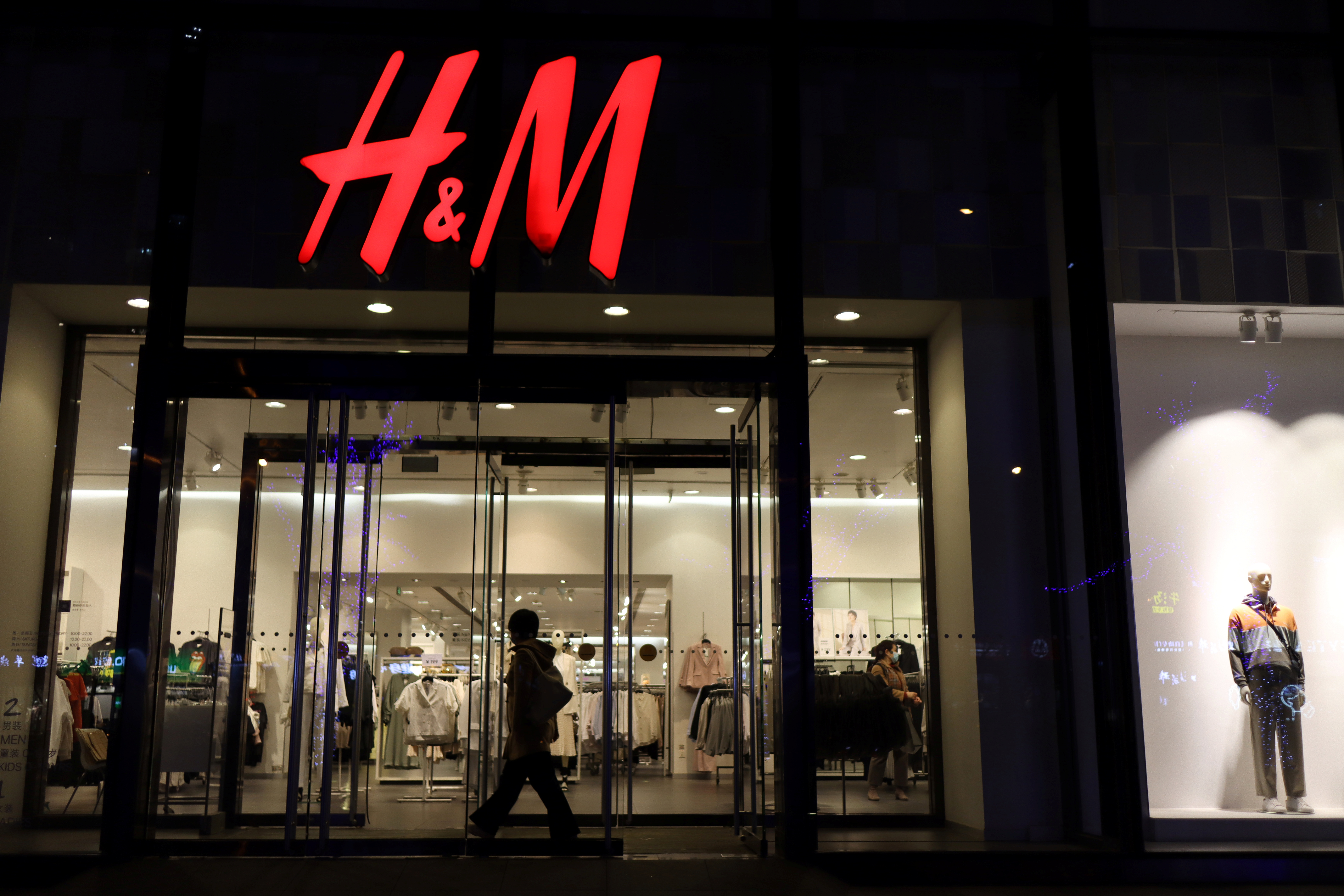 Una tienda de H&M en Beijing. REUTERS/Florence Lo