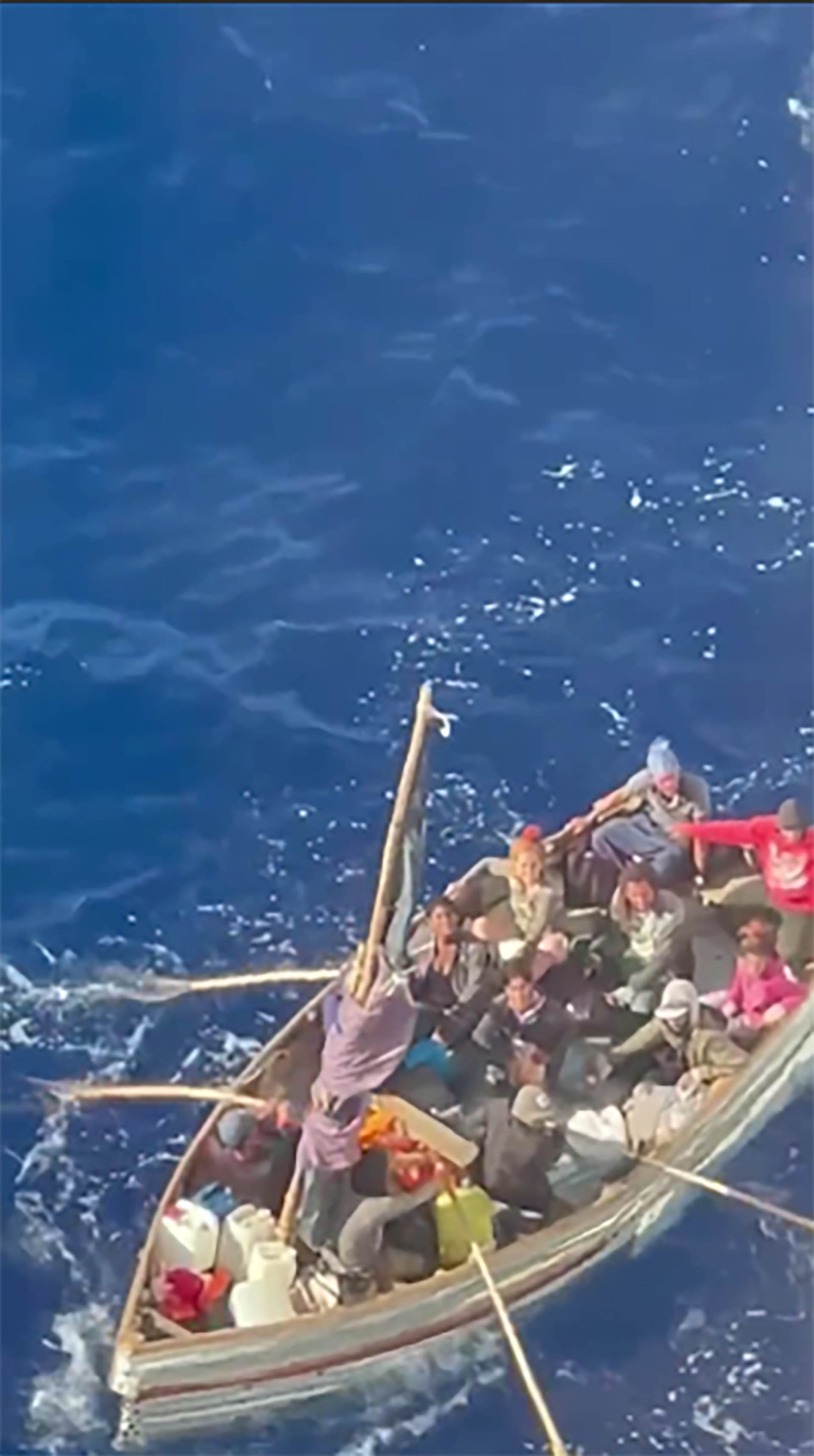 A bordo de la pequeña embarcación había ocho migrantes