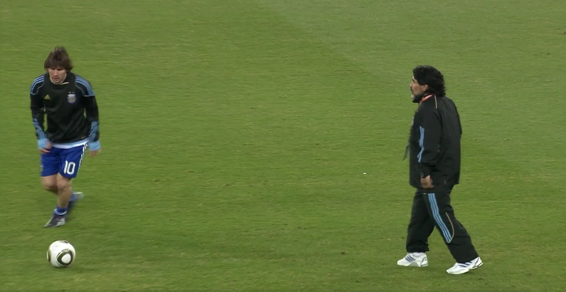 El video que public&oacute; la FIFA tras el retiro de Messi de la Selecci&oacute;n que se volvi&oacute; viral: el recuerdo con Maradona en el Mundial 2010