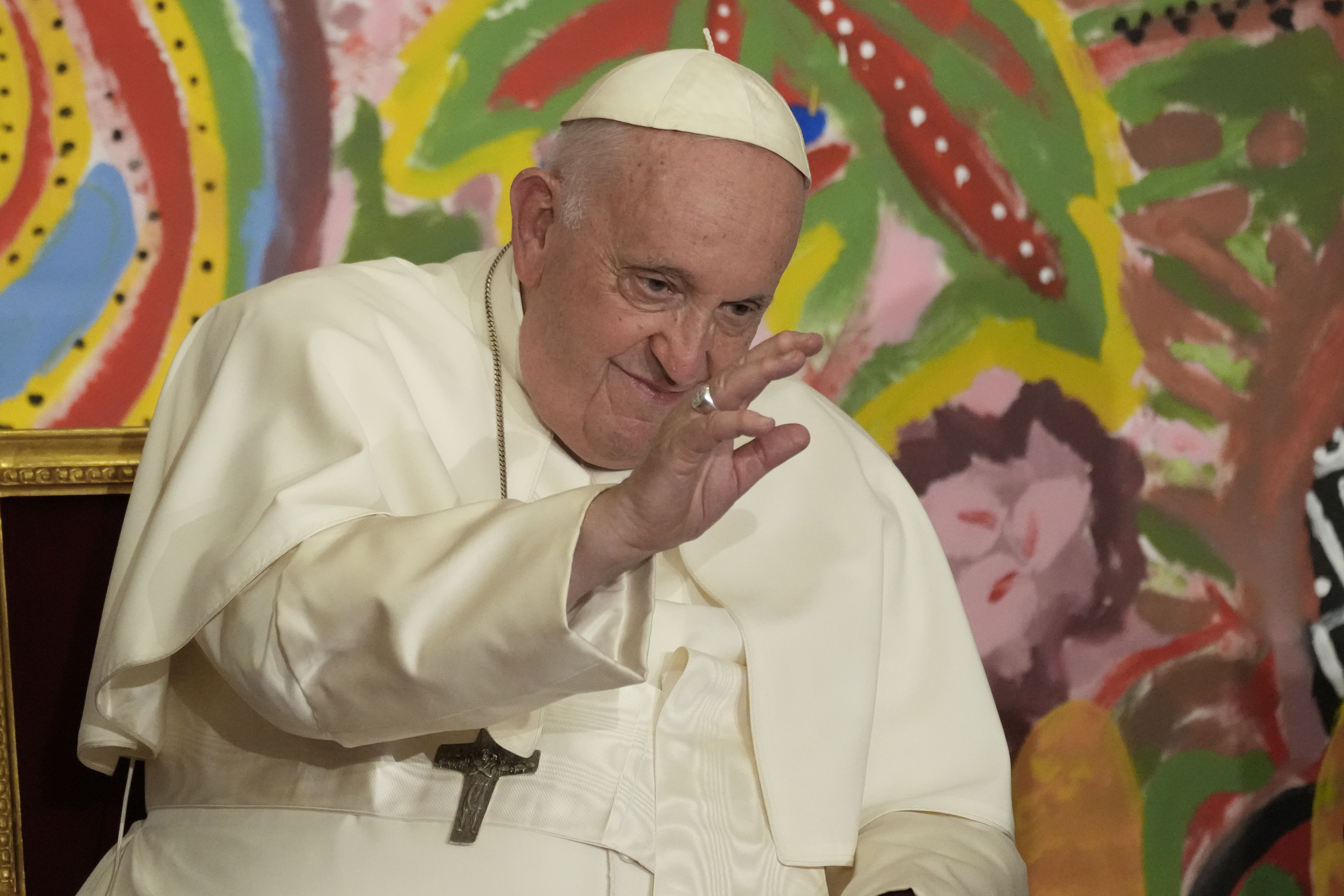 El papa Francisco tuvo una noche "tranquila" luego de ser operado por una hernia abdominal (AP Foto/Andrew Medichini)