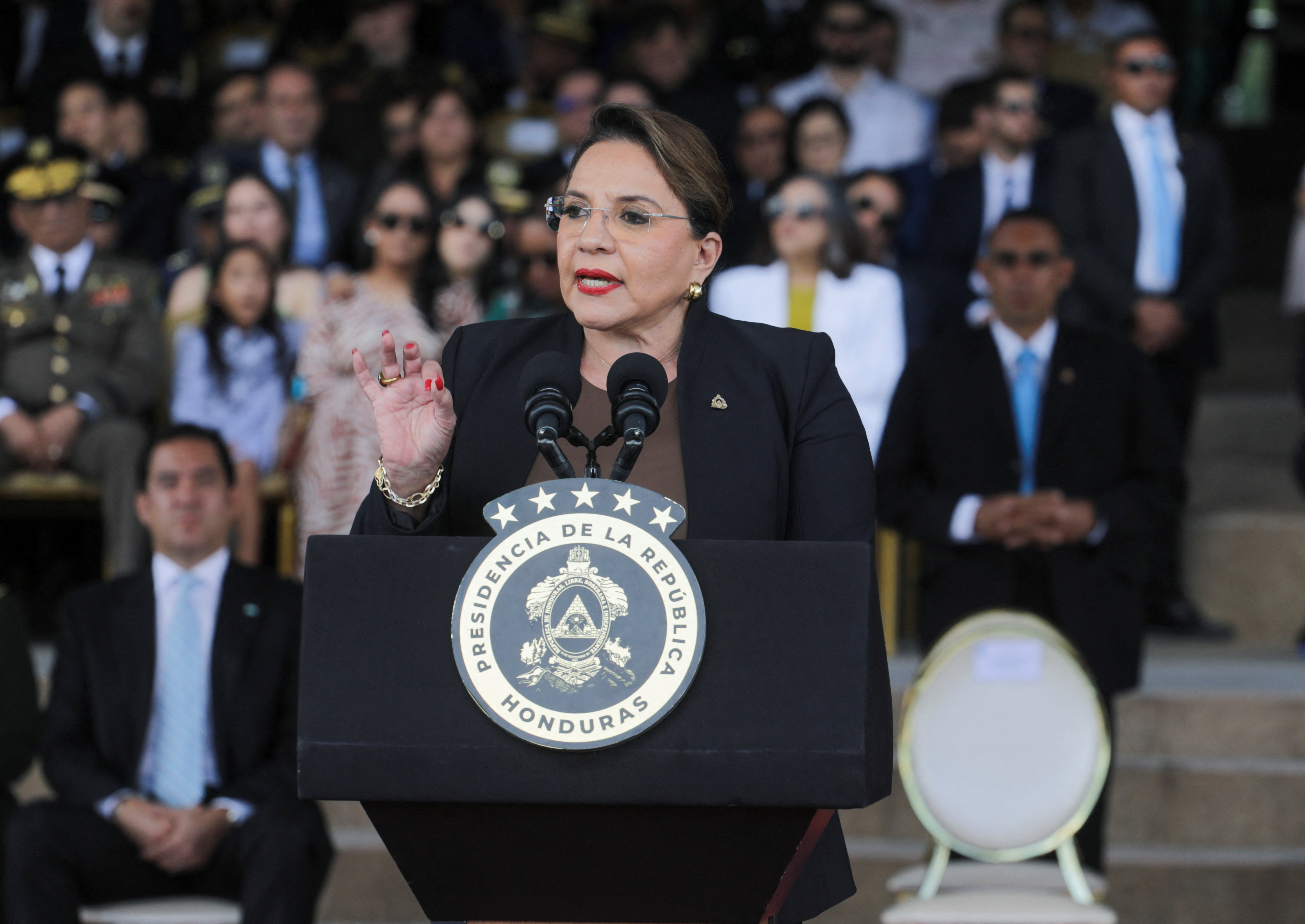 Privatizaciones: las concesionarias asumieron y ya operan las represas del Comahue