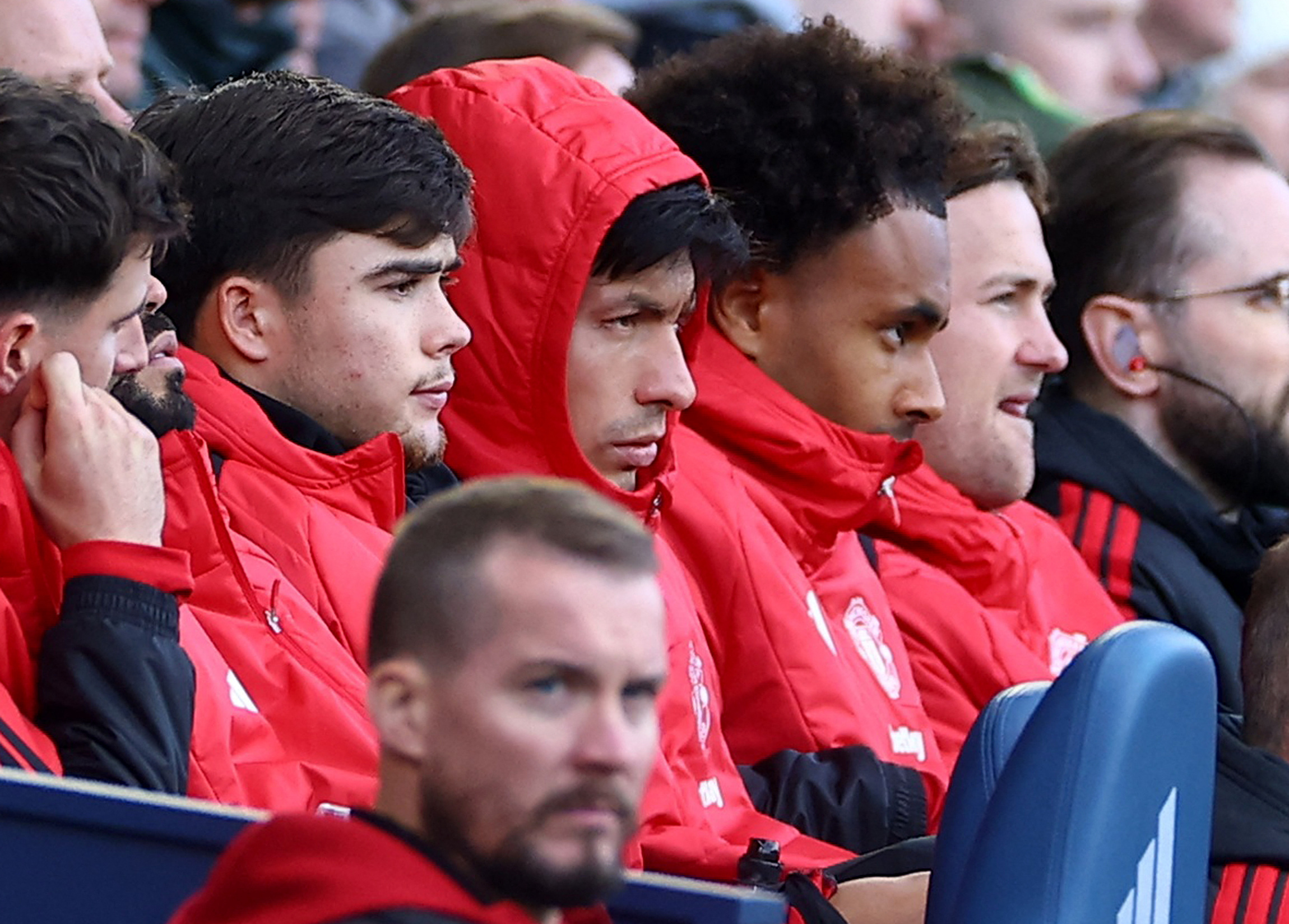 Manchester United volvi&oacute; a perder y Gary Neville lanz&oacute; una dura advertencia: qu&eacute; dijo sobre Lisandro Mart&iacute;nez y la crisis interna