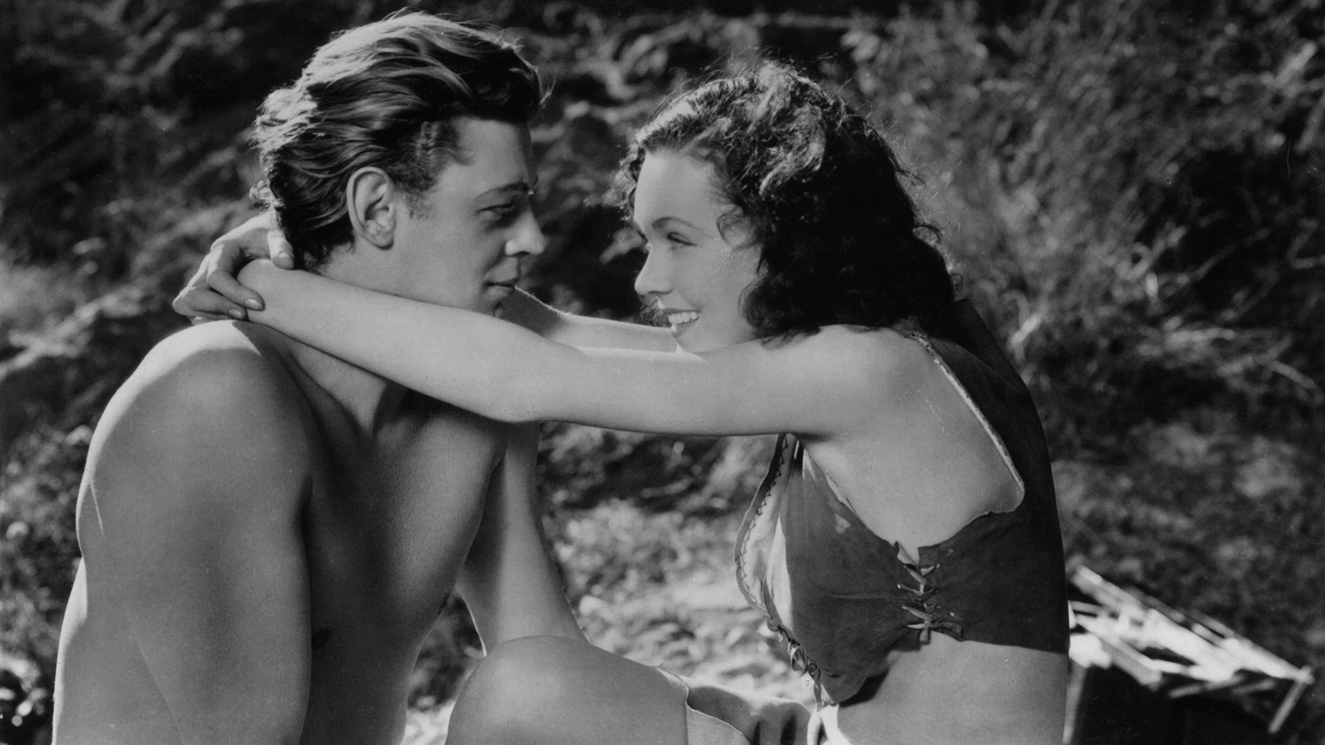 Johnny Weissmuller y Maureen O'Sullivan en una escena de la película "Tarzan And His Mate", 1934 (Metro-Goldwyn-Mayer/Getty Images)