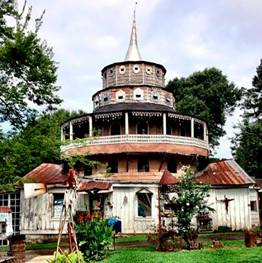 La “Iglesia de Arte Popular del Mundo Inc.”, construida por Howard Finster en Paradise Garden