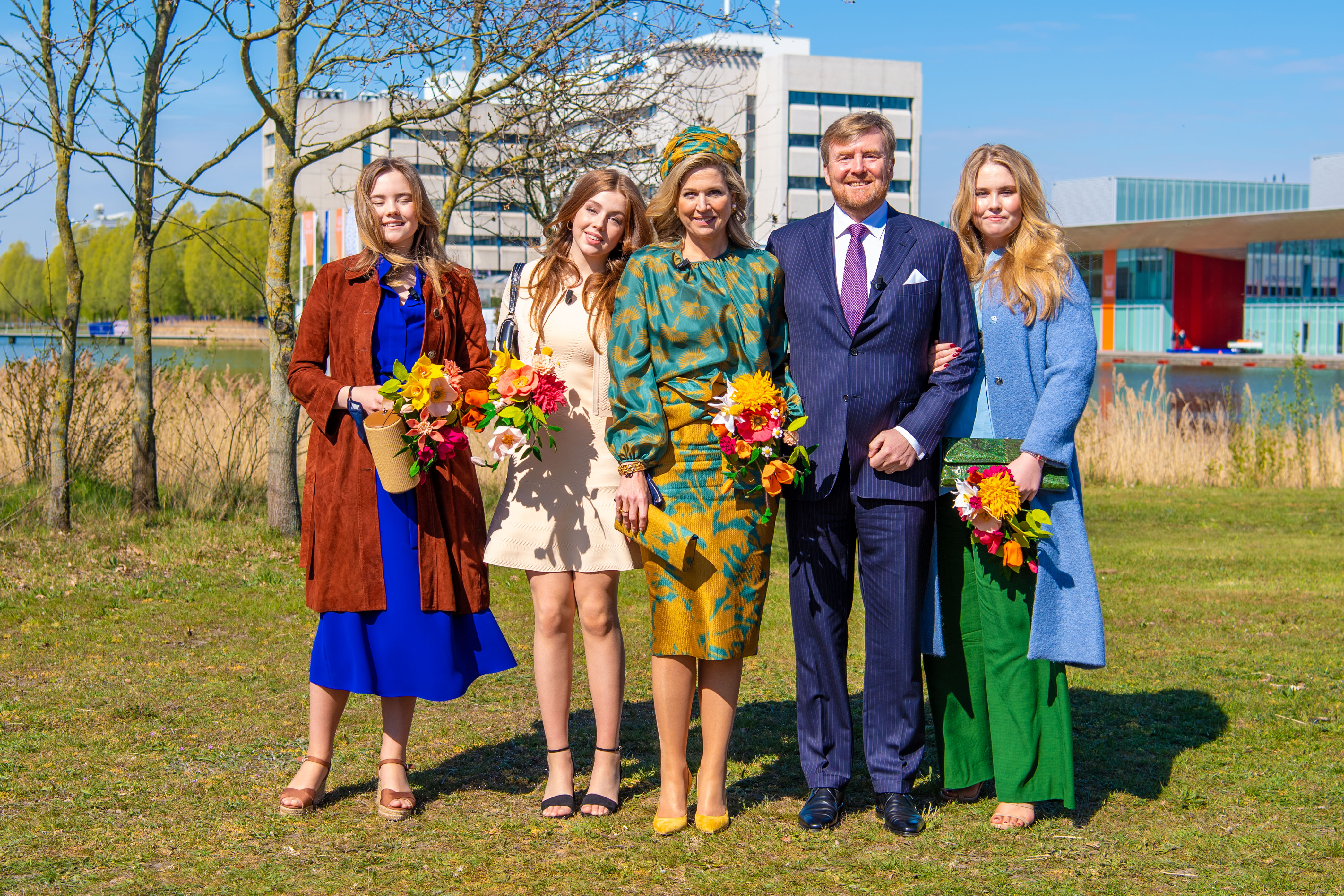 La familia real de los Países Bajos durante la celebración del día del rey. Guillermo de Orange, Máxima Zorreguieta y sus hijas Amalia (18), Alexia (16) y Ariane (14)(Dutch Press/The Grosby Group)

