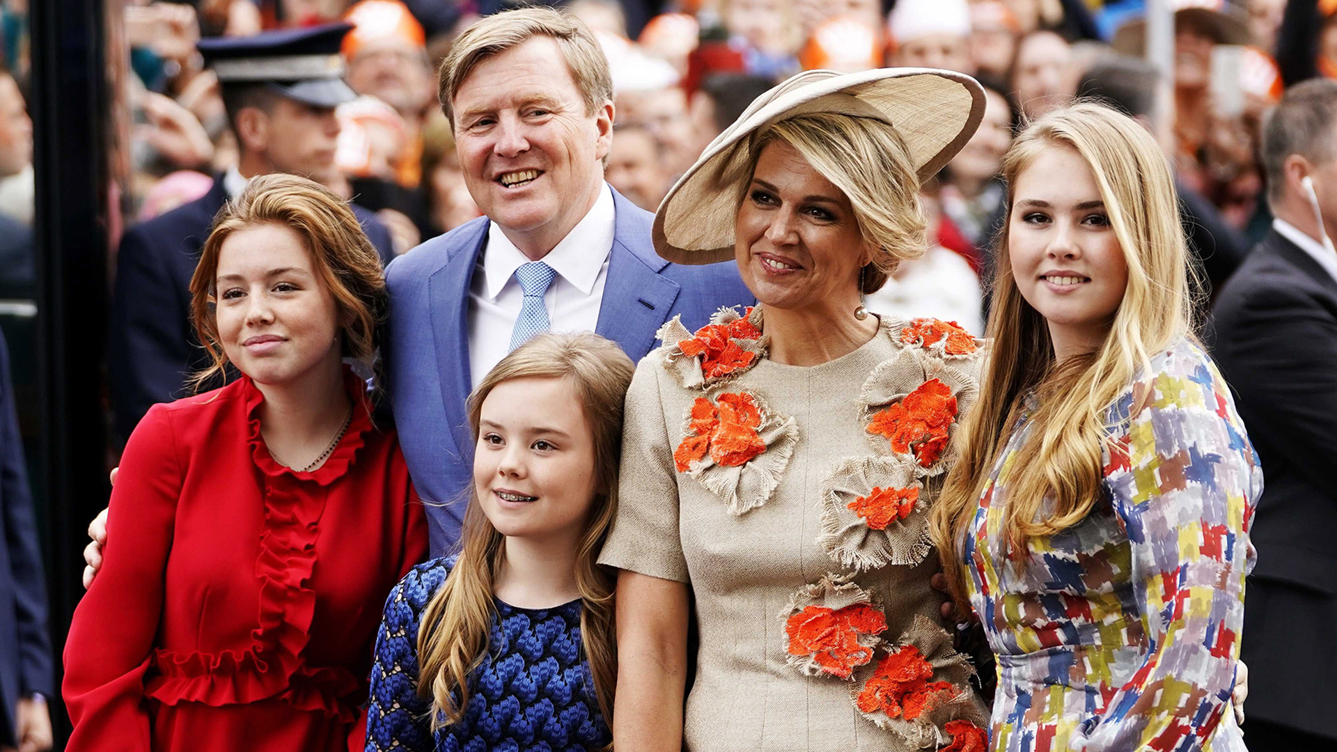 72123571. Amersfoort (Netherlands), 27/04/2019.- (L-R) Dutch Princess Alexia, King Willem-Alexander, Princess Ariane, Queen Maxima and Princess Amalia arrive on King's Day (Koningsdag) in Amersfoort, The Netherlands, 27 April 2019. The King's Day is celebrated on the occasion of King Willem-Alexander's birthday. (Países Bajos; Holanda) EFE/EPA/PHIL NIJHUIS / POOL