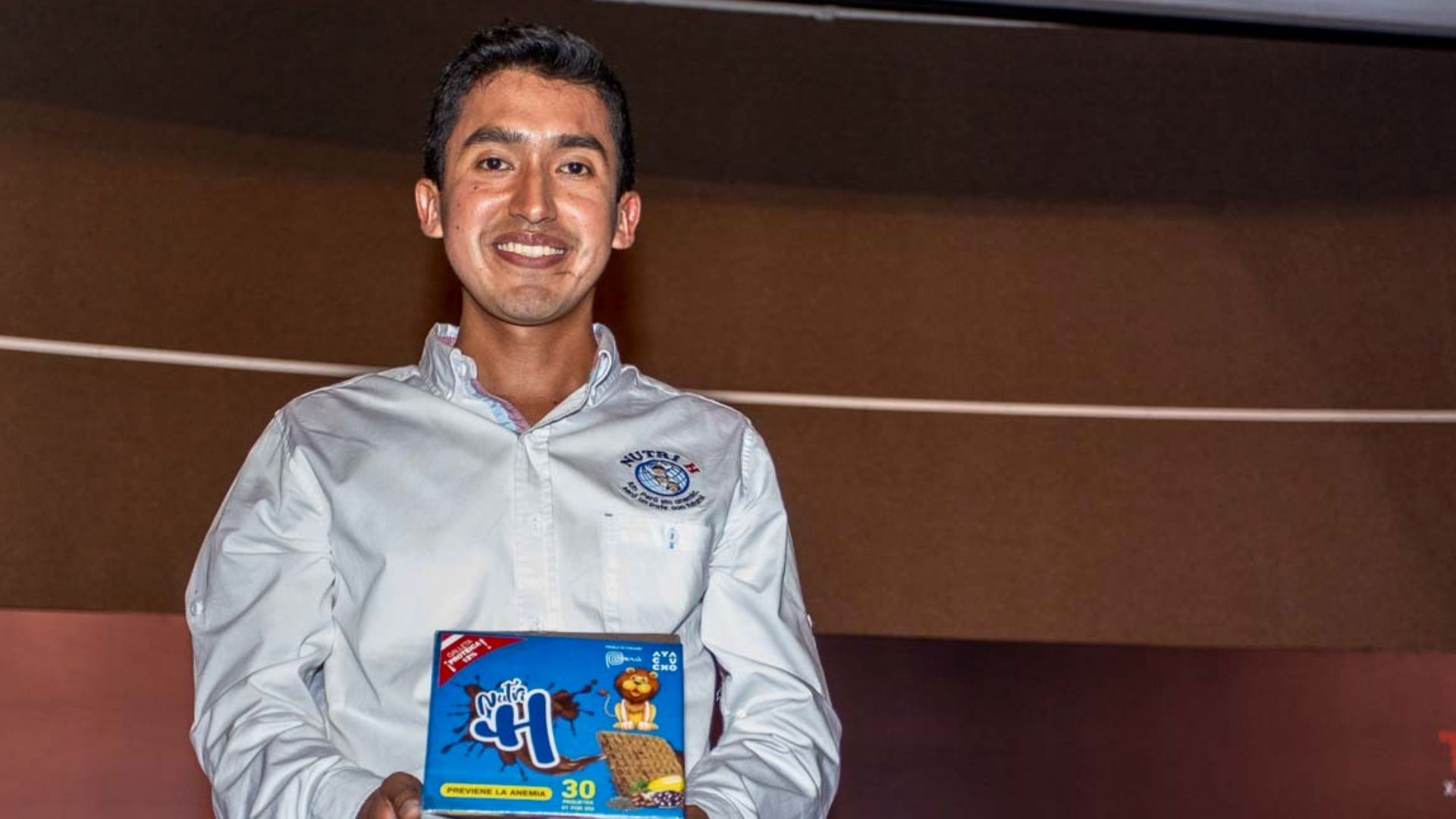 Julio Garay, el joven ayacuchano que revolucionó la alimentación con sus galletas contra la anemia 