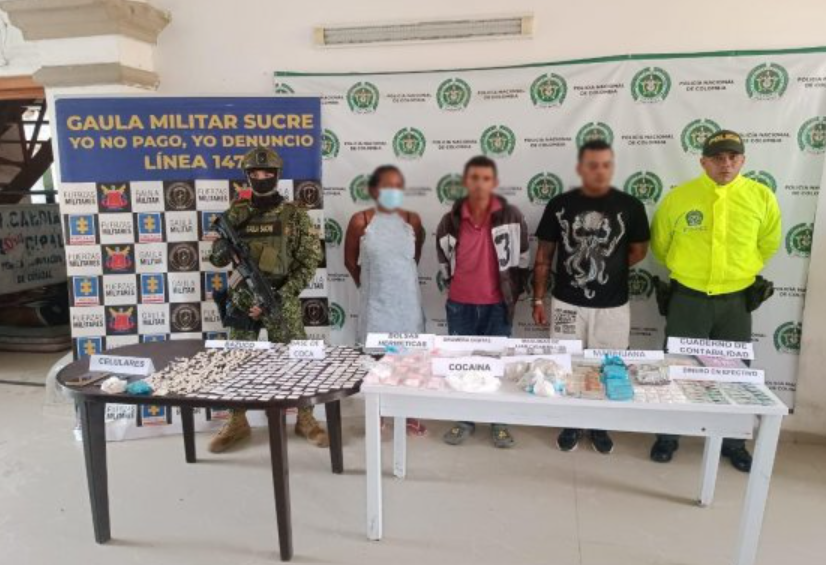 Los miembros de red narcotraficante del Catatumbo capturados eran financiadores, procesadores y transportistas de cocaína. Cortesía: Captura de pantalla / Twitter @FiscaliaCol.