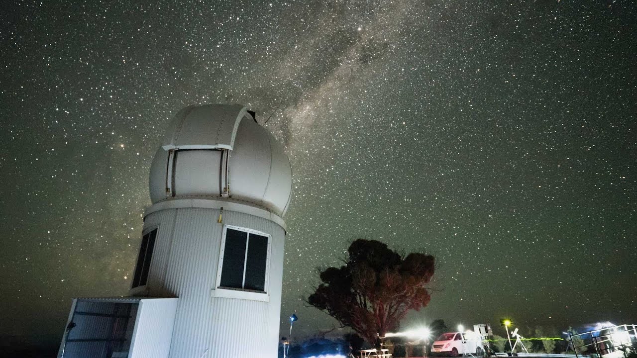 Observatorio Siding Spring. (foto: YouTube/ANU TV)