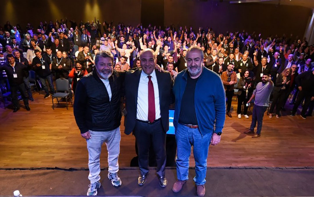 Gerardo Martínez, Juan Manzur y Héctor Daer, en el congreso de la UOCRA