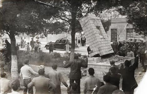 El derribo de un monumento a Eva Perón en Neuquén en 1956