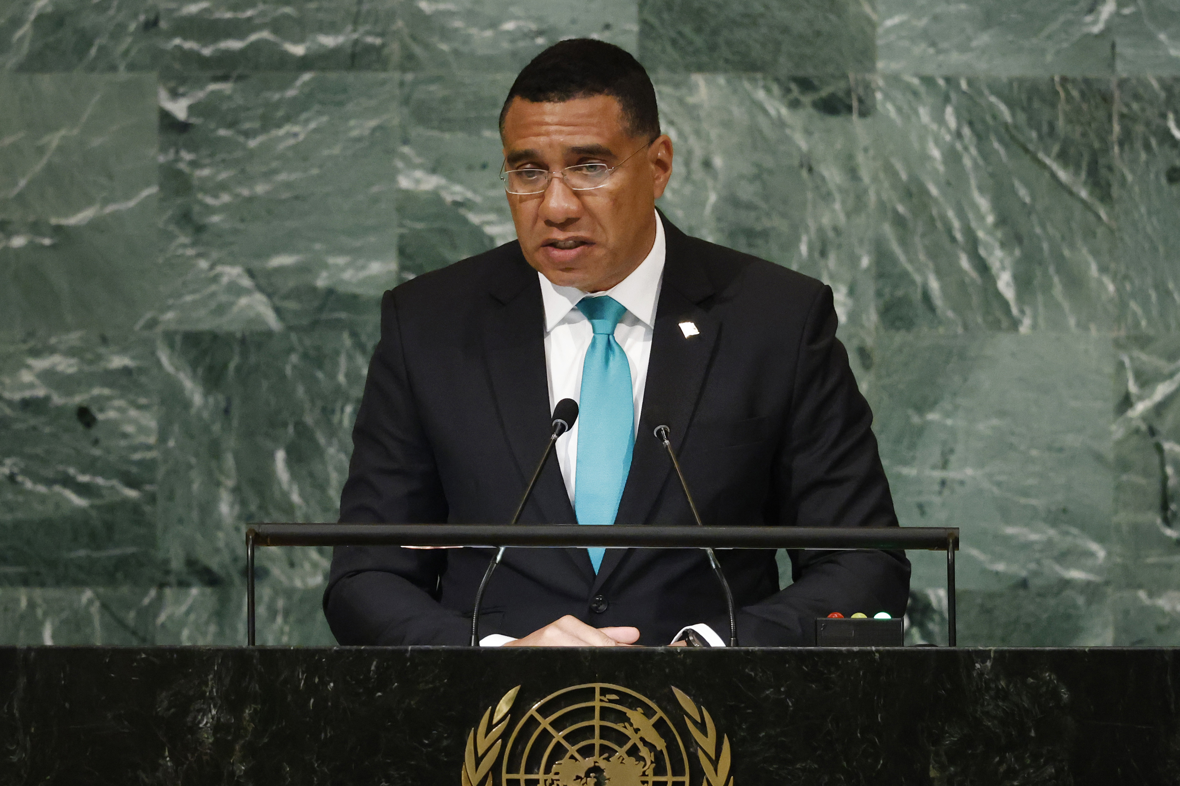 El primer ministro de Jamaica Andrew Holness en la Asamblea General de la ONU el 22 de septiembre de 2022. (Foto AP /Jason DeCrow)
