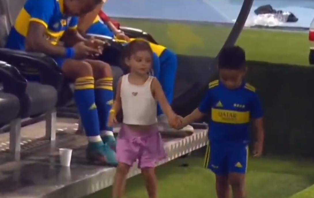 Hijo de Frank Fabra se robó el show tras el título de Boca Juniors en la Supercopa