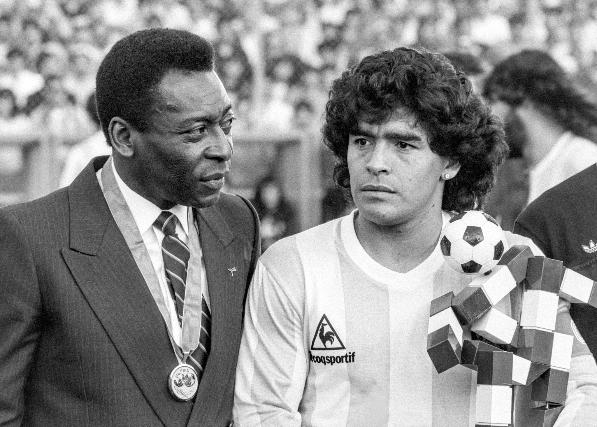 Pelé Se Acuerda De Maradona Un Año Sin Diego Amigos Para Siempre Infobae