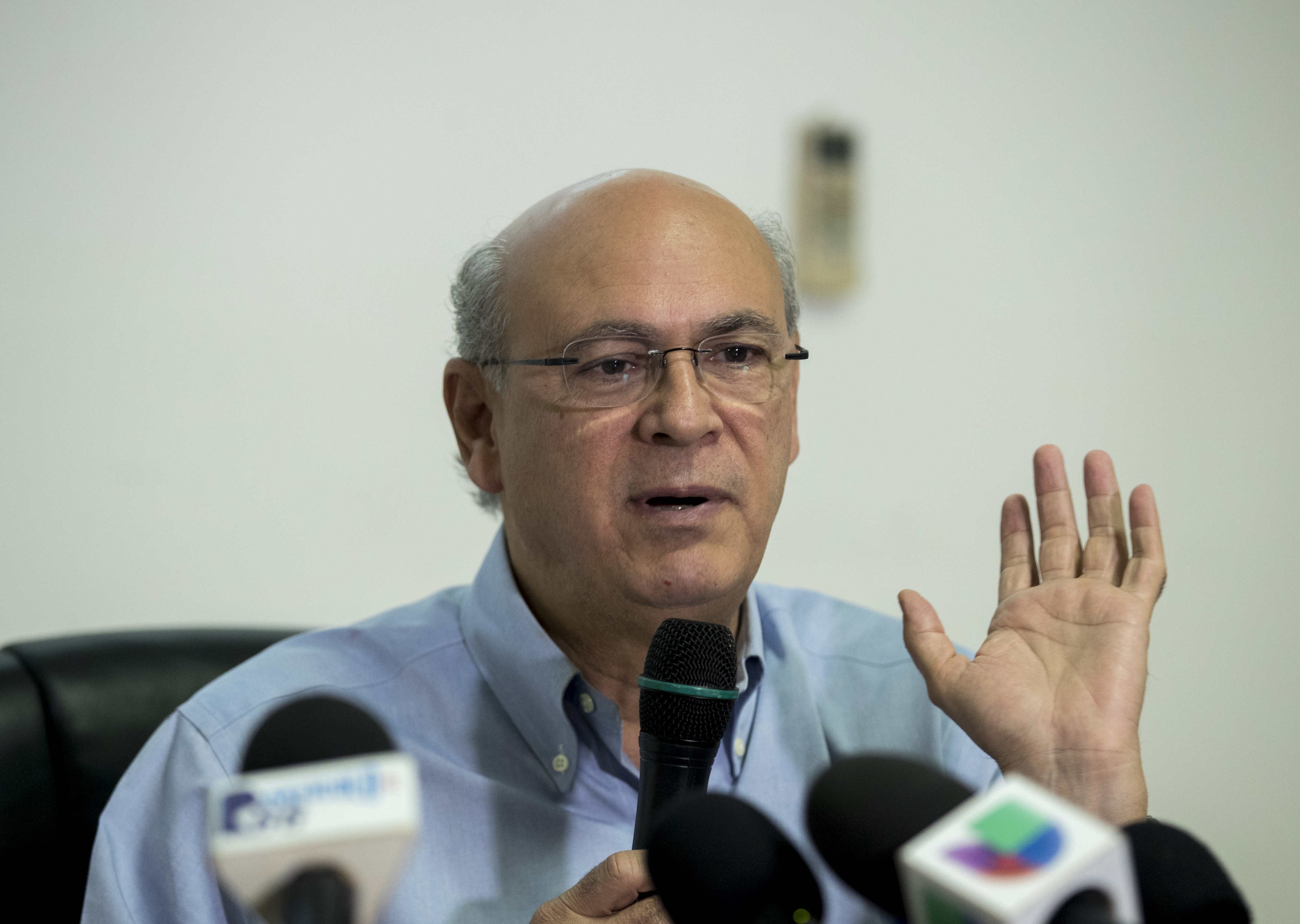 El periodista Carlos Fernando Chamorro se fue al exilio junto a su esposa Desirée Elizondo