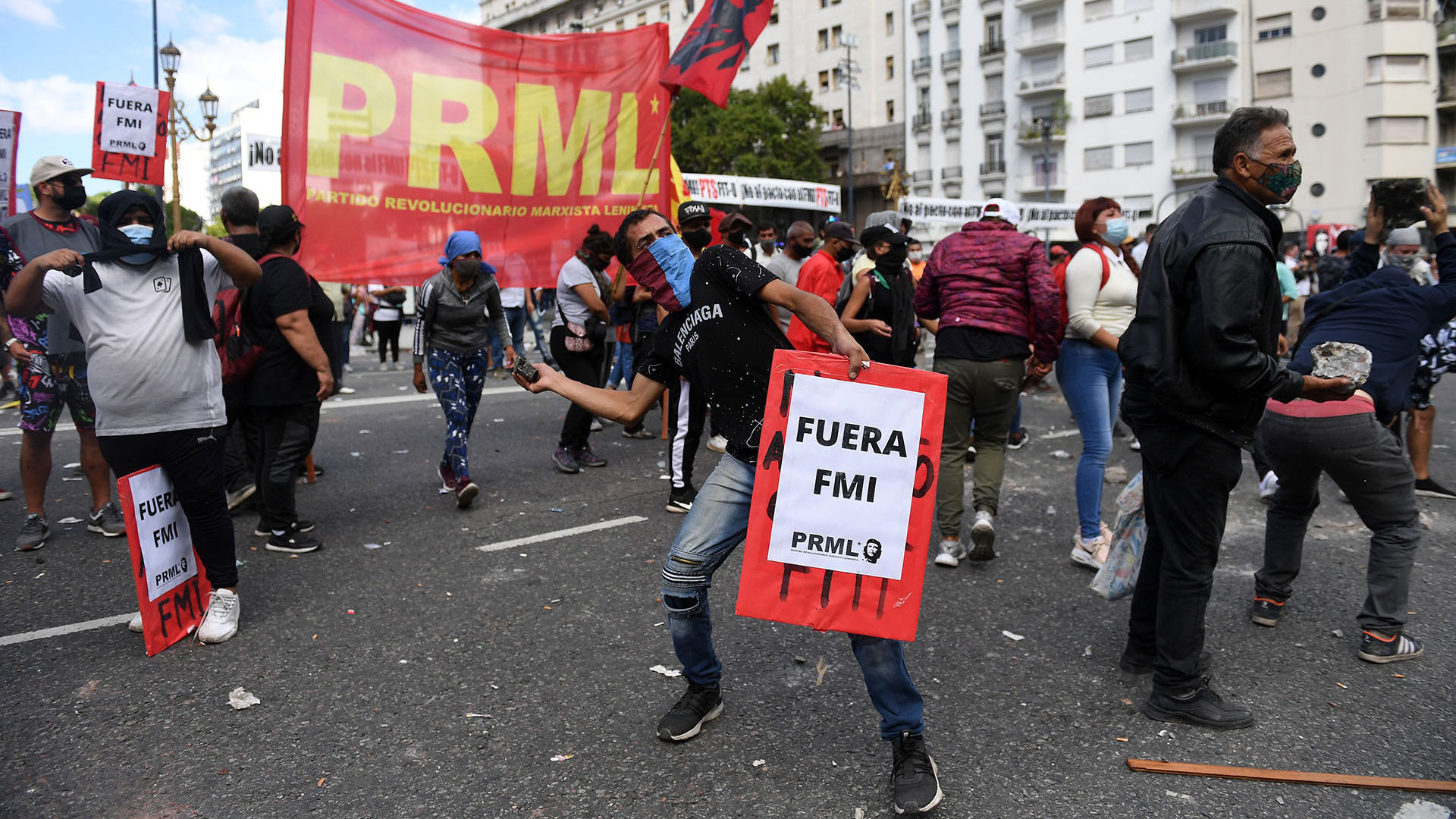 incidentes marcha congreso contra el acuerdo con el fmi