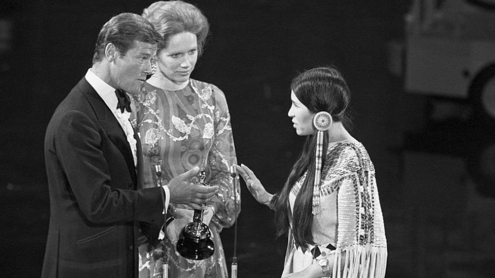 Murió la activista Sacheen Littlefeather, que rechazó el Oscar en nombre de Marlon Brando hace 50 años