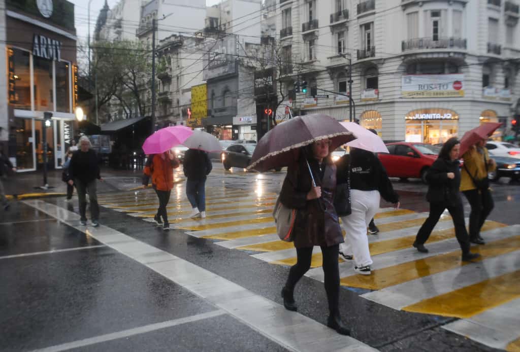 Tras otra semana adversa, el Gobierno oscila entre el contraataque y la victimización para paliar la crisis