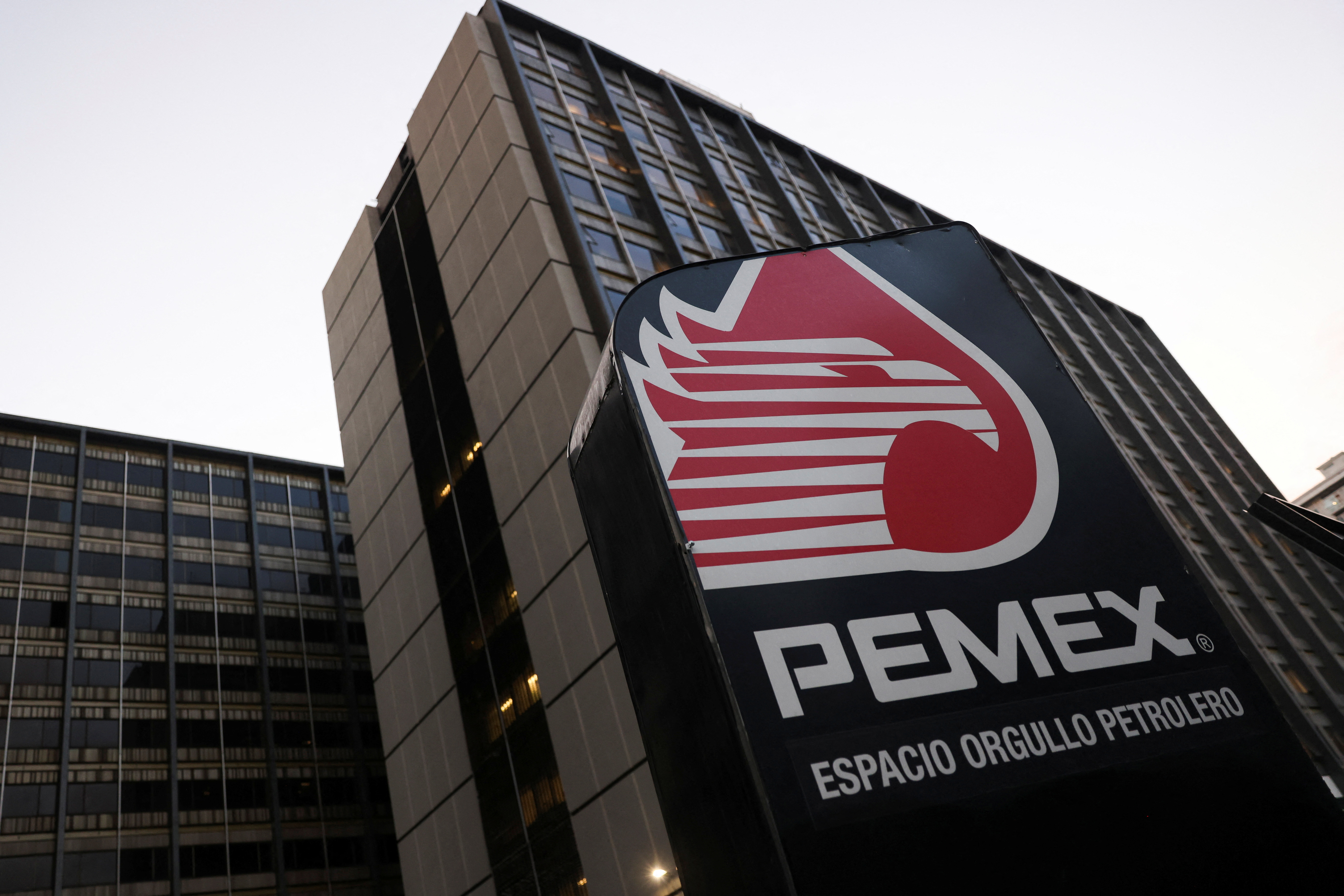 The Mexican oil company is under international pressure to clear its operating practices.  (Photo: REUTERS / Edgard Garrido / File)