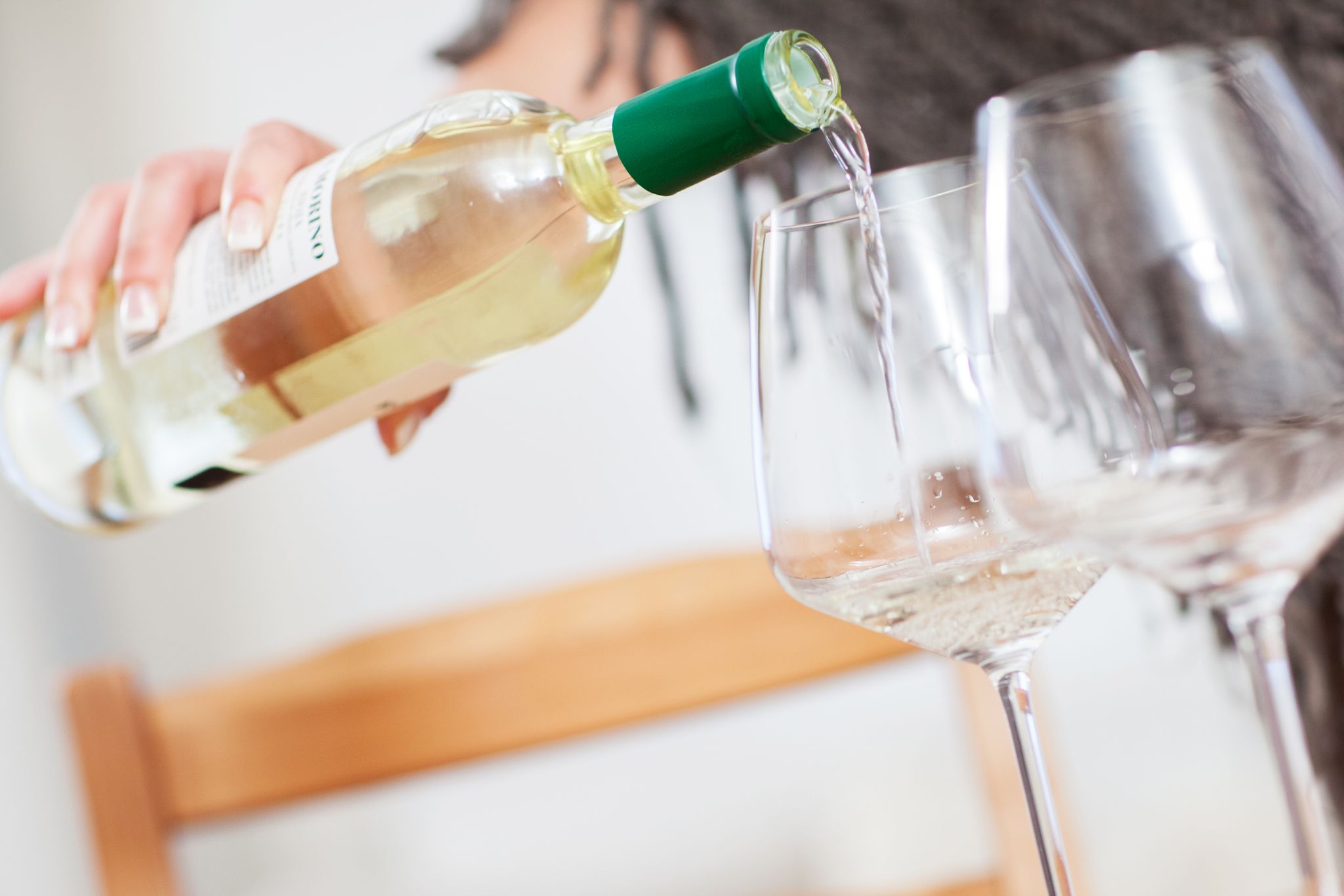 Un ensayo buscará determinar si es verdad que beber alcohol con moderación es saludable para mayores de 50 años