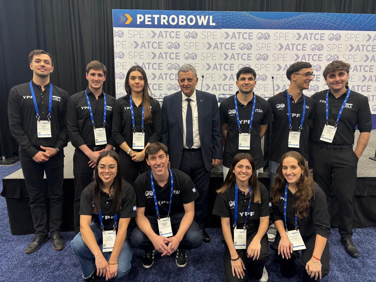 Cinco estudiantes universitarios argentinos ganaron el Mundial de Ingeniería en petróleo 2025