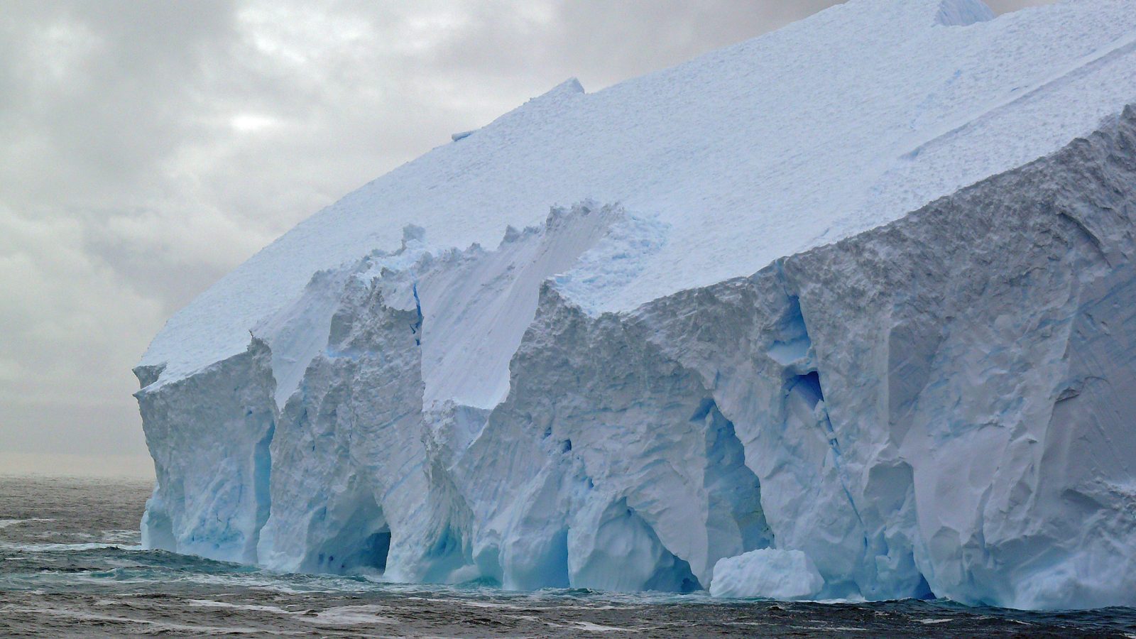 De acuerdo al comunicado, el hielo marino antártico está disminuyendo a niveles preocupantes, al menos, desde el año 2016 (Europa Press)
