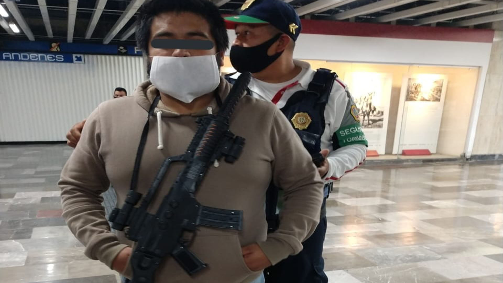 El detenido dijo que la pieza sería para los festejos de Halloween del próximo fin de semana (Foto: Twitter@ChalcoSC)