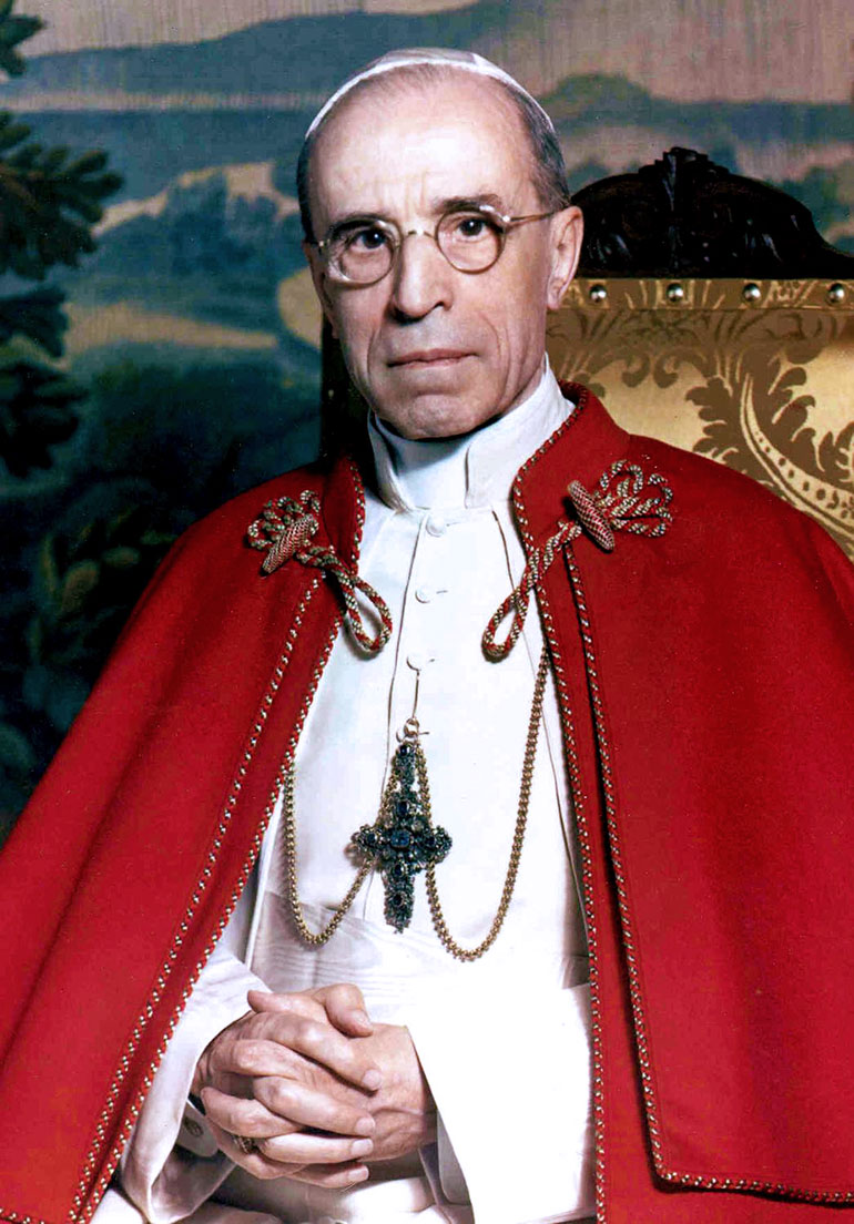 El Papa Pío XII, que redactó el dogma de fe de la asunción de la Virgen María el 1 de noviembre de 1950