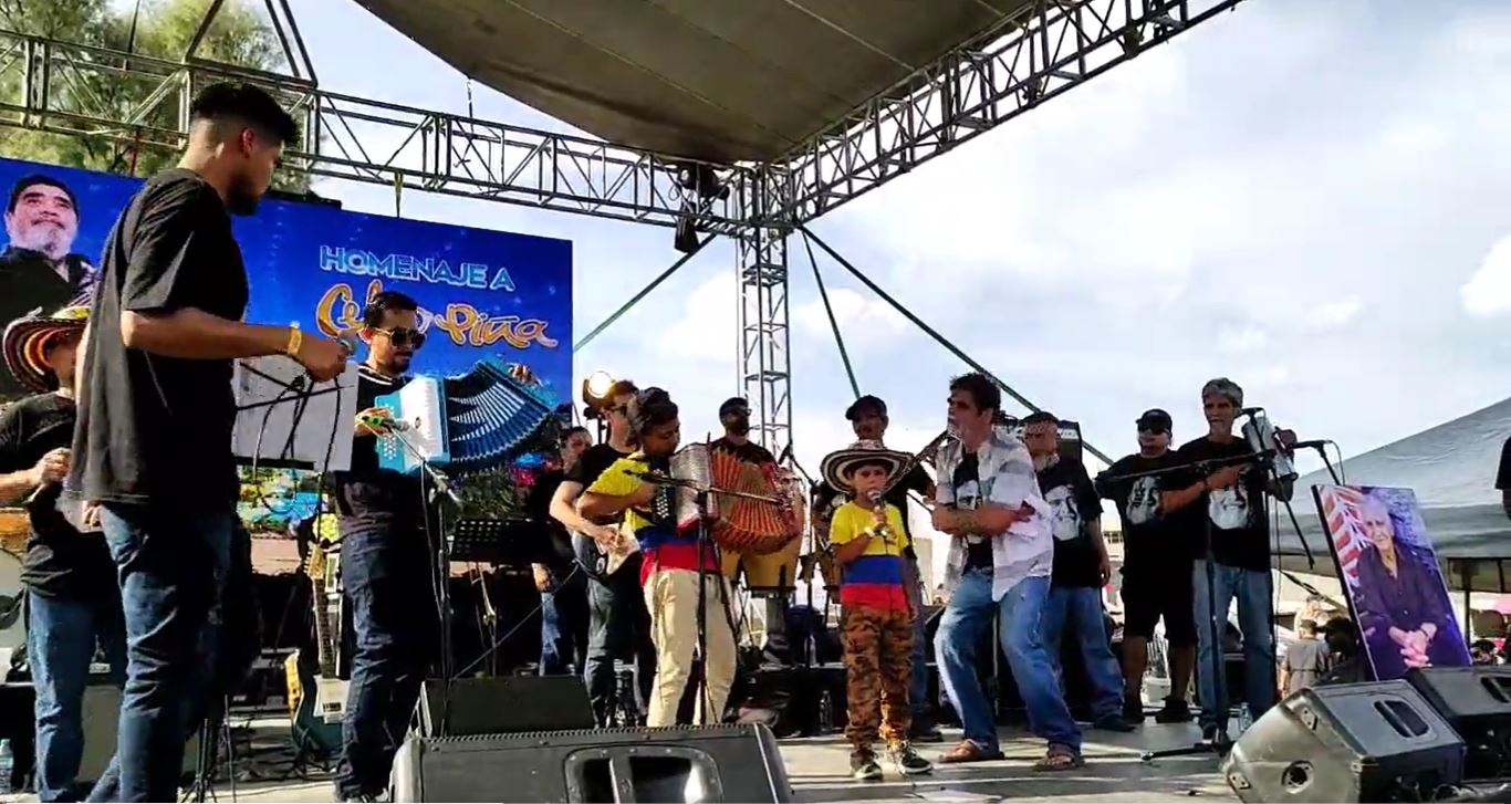 En el magno evento participaron múltiples agrupaciones que interpretaron los grandes éxitos de Celso Piña (Foto: Captura de pantalla Twitter / @zairaee)