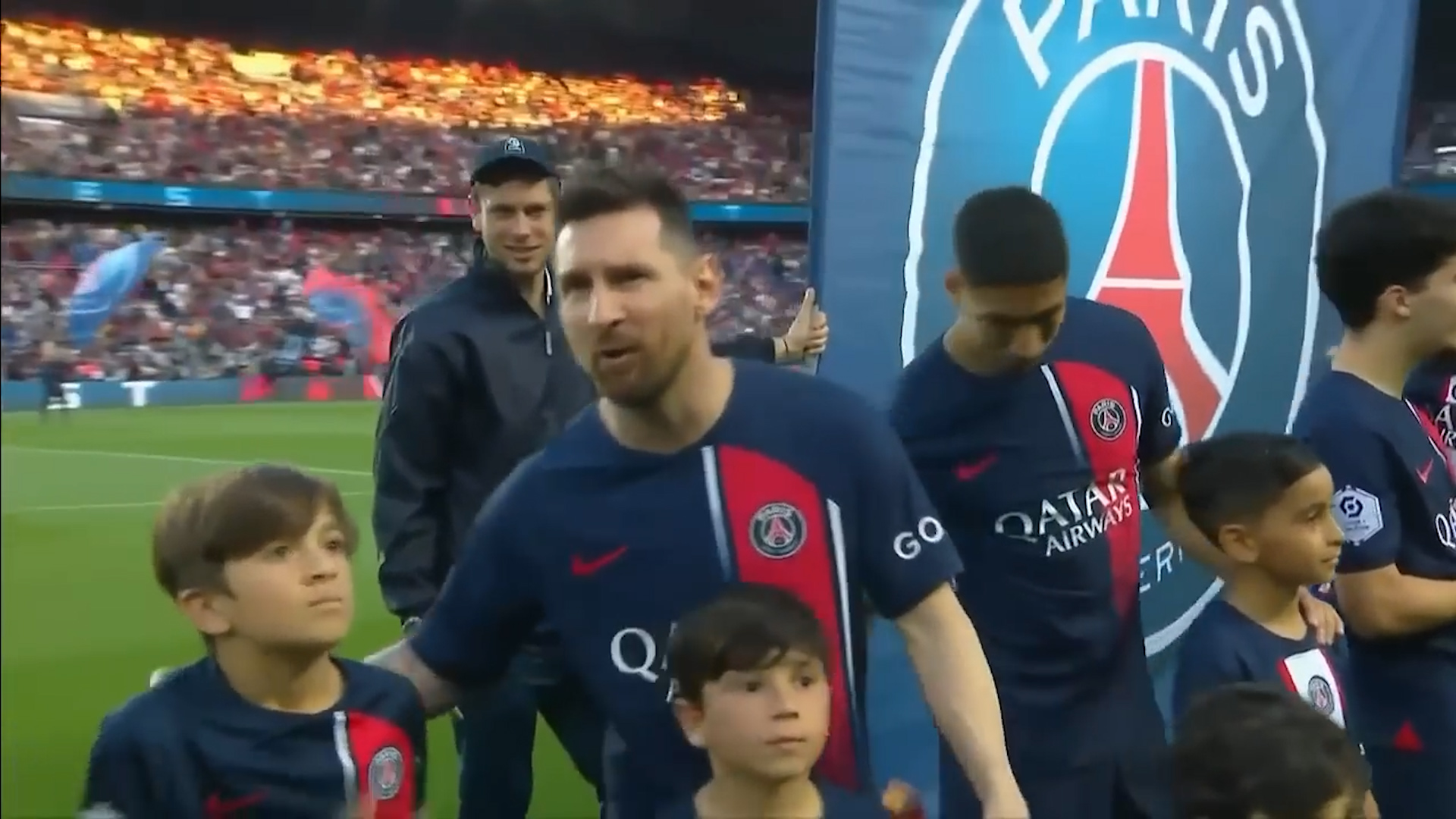 El gesto de Thiago, Ciro con un yeso y el particular regalo que recibió en el vestuario: las perlitas de la despedida de Messi del PSG