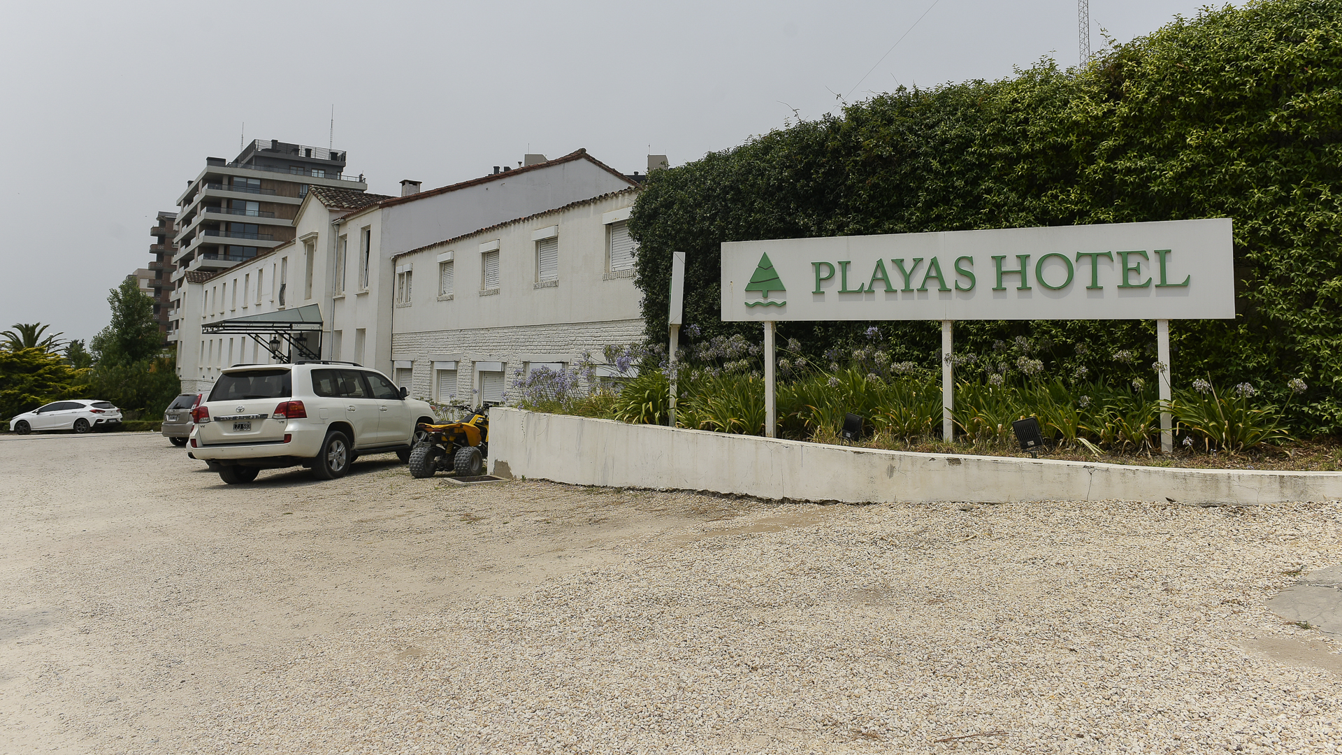 El Playas Hotel se ubica en la Av. Arquitecto Jorge Bunge 250 (Gustavo Gavotti)